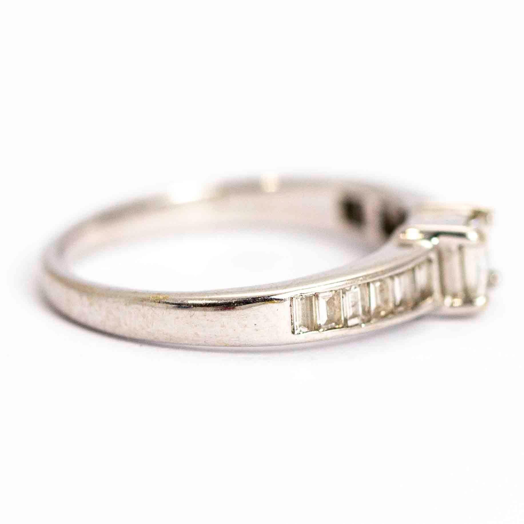 Women's or Men's Vintage 18 Carat White Gold Princess Cut Diamond Solitaire Ring