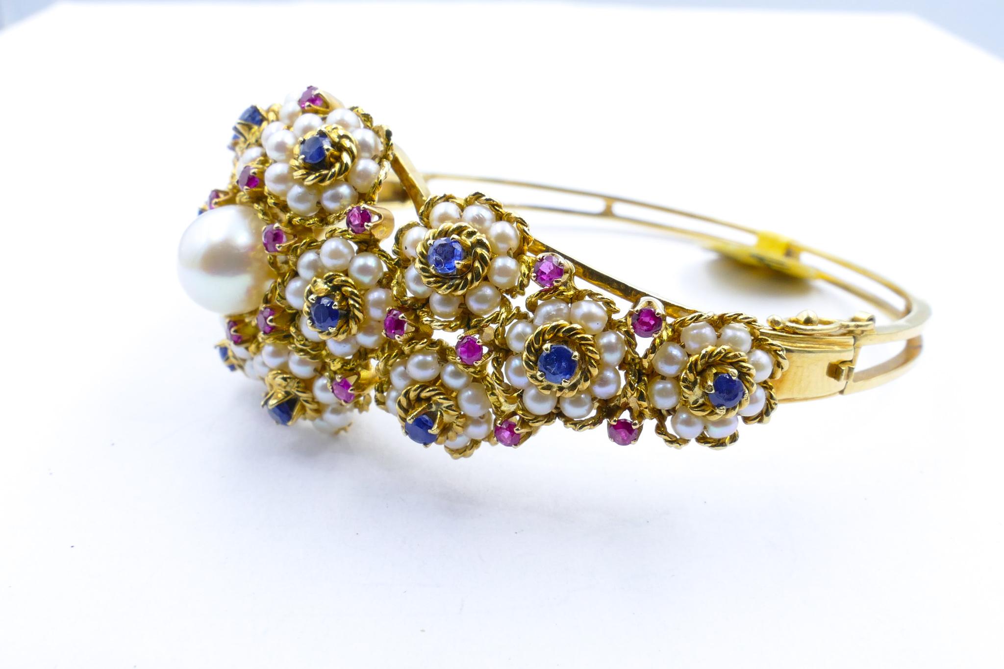 Romantic Vintage 18 Carat Yellow Gold Blue and Pink Sapphires with Pearl Embellishment For Sale