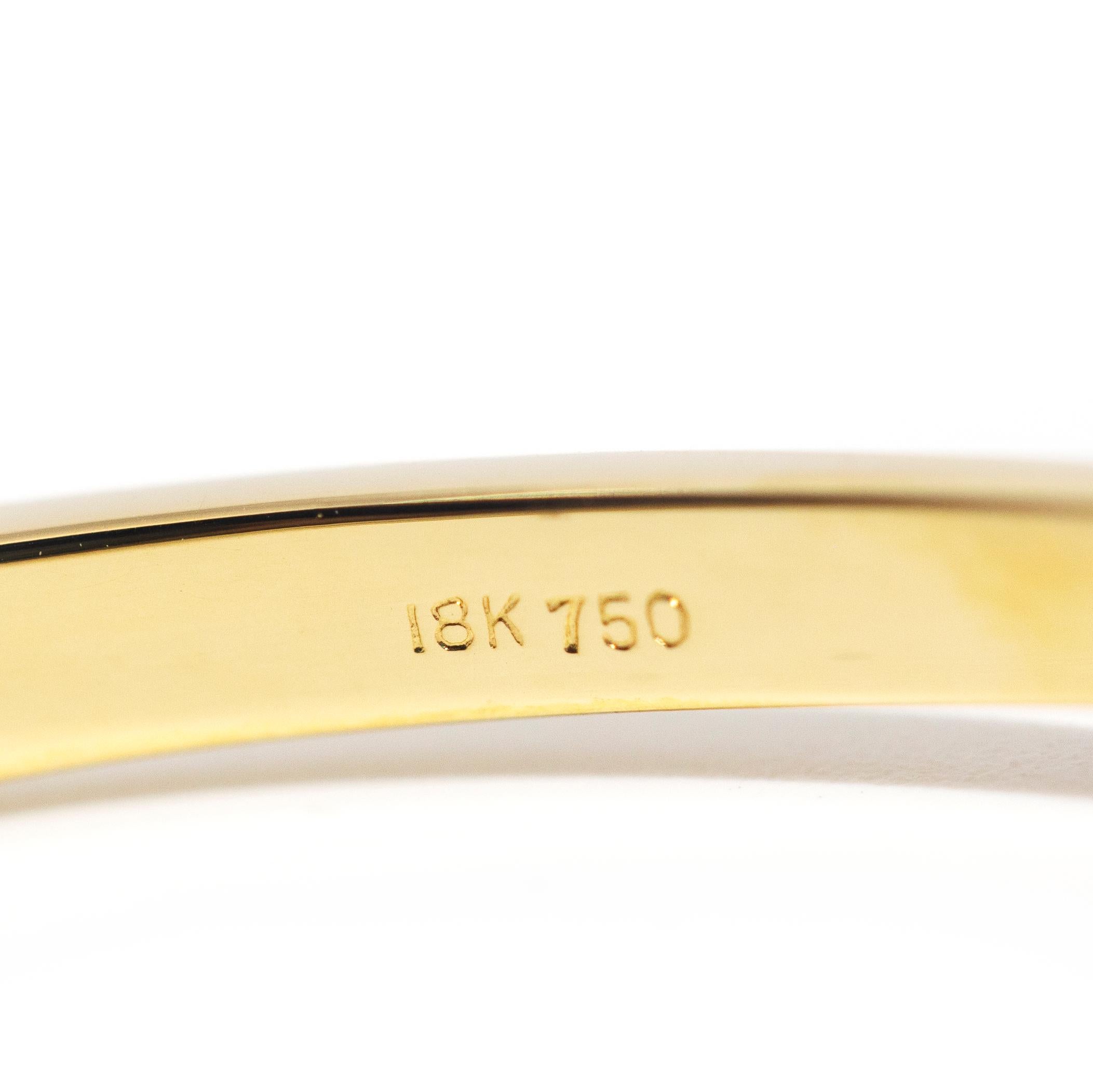 Armreif mit Scharnier aus 18 Karat Gelbgold mit Diamanten im Carre Cut-Schliff im Zustand „Gut“ in Hamilton, AU