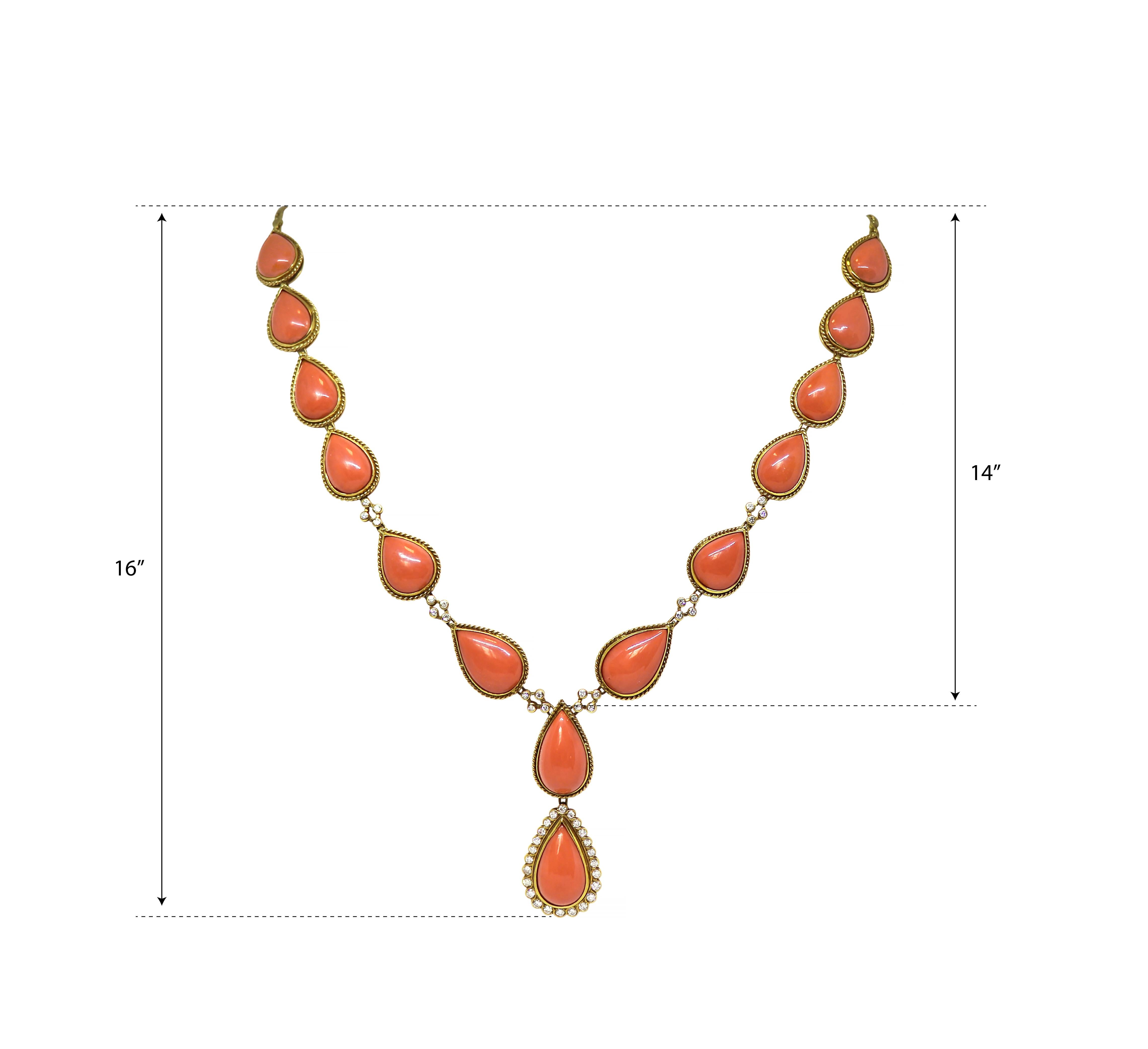 Set aus Halskette und Ohrring aus 18 Karat Gelbgold mit Koralle und Diamanten im Zustand „Gut“ im Angebot in London, GB