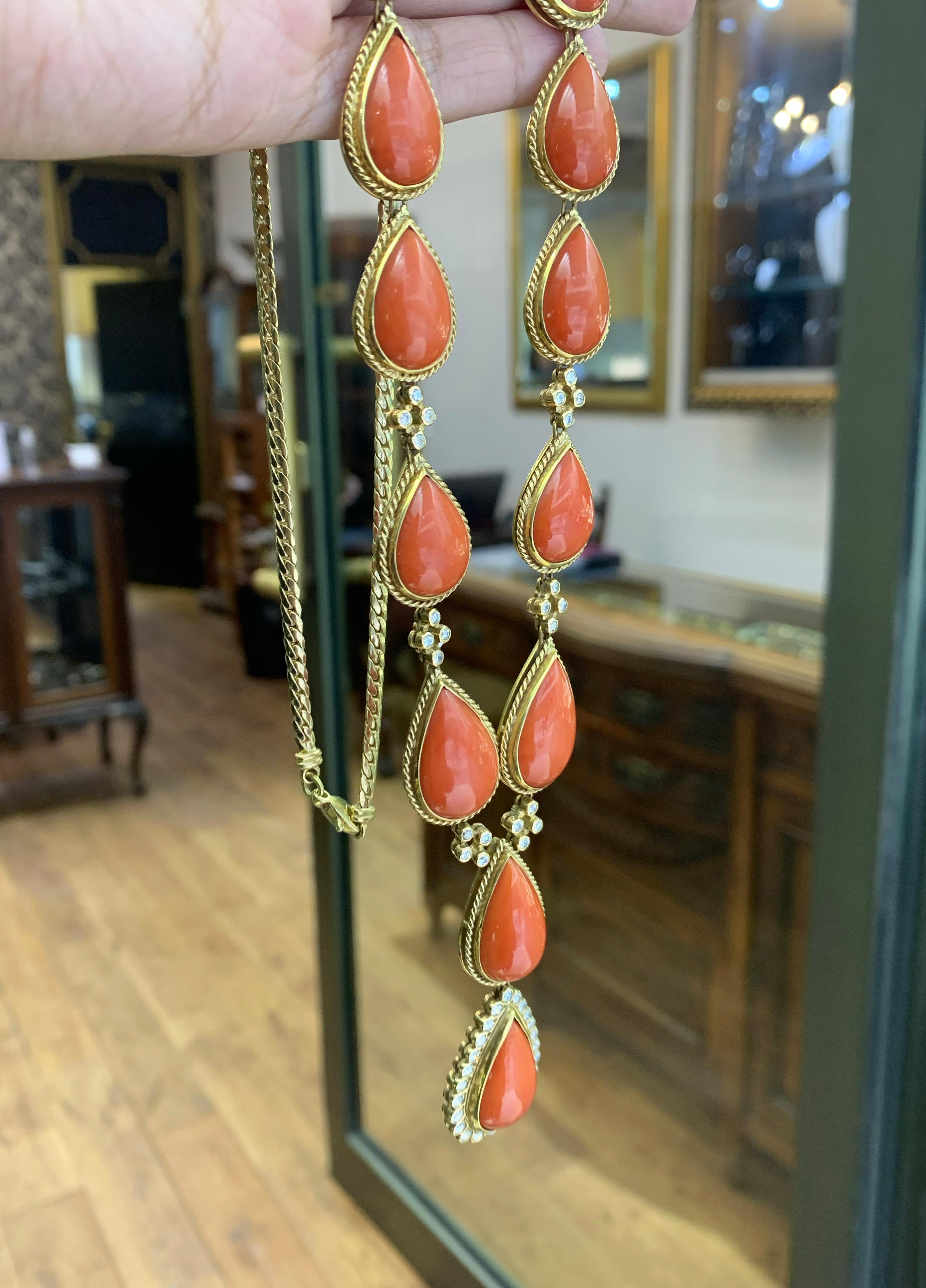 Women's Vintage 18 Carat Yellow Gold Coral and Diamond Necklace and Earring Set For Sale