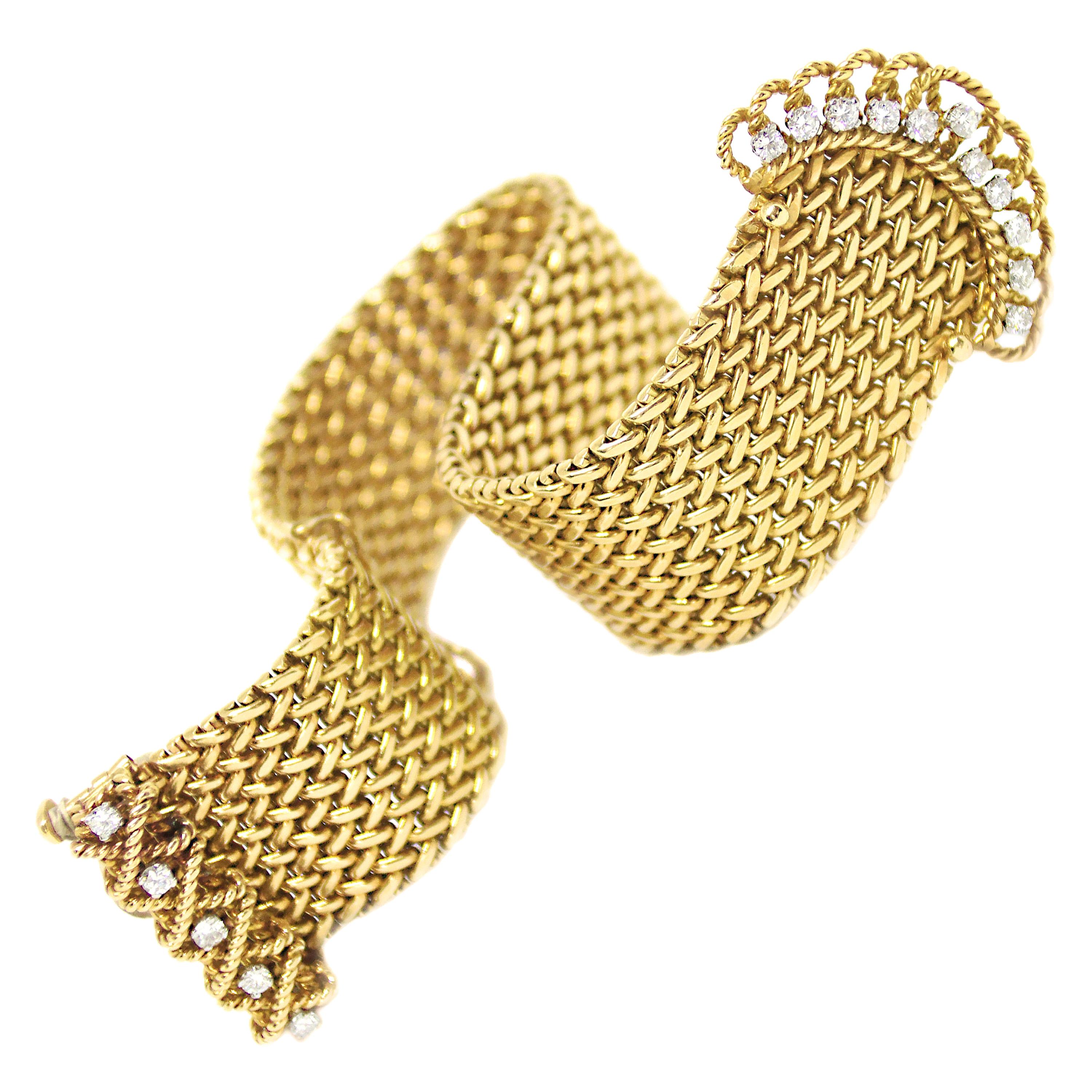 Vintage 18 Carat Yellow Gold Mesh and Diamond Buckle Bracelet, circa 1950s For Sale