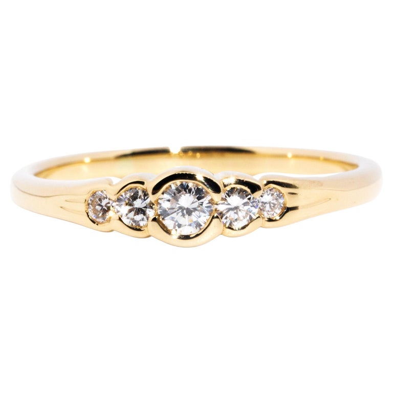 Vintage 18 Carat Yellow Gold Rubover Set Diamond Five Stone Wedding Band  Ring For Sale at 1stDibs