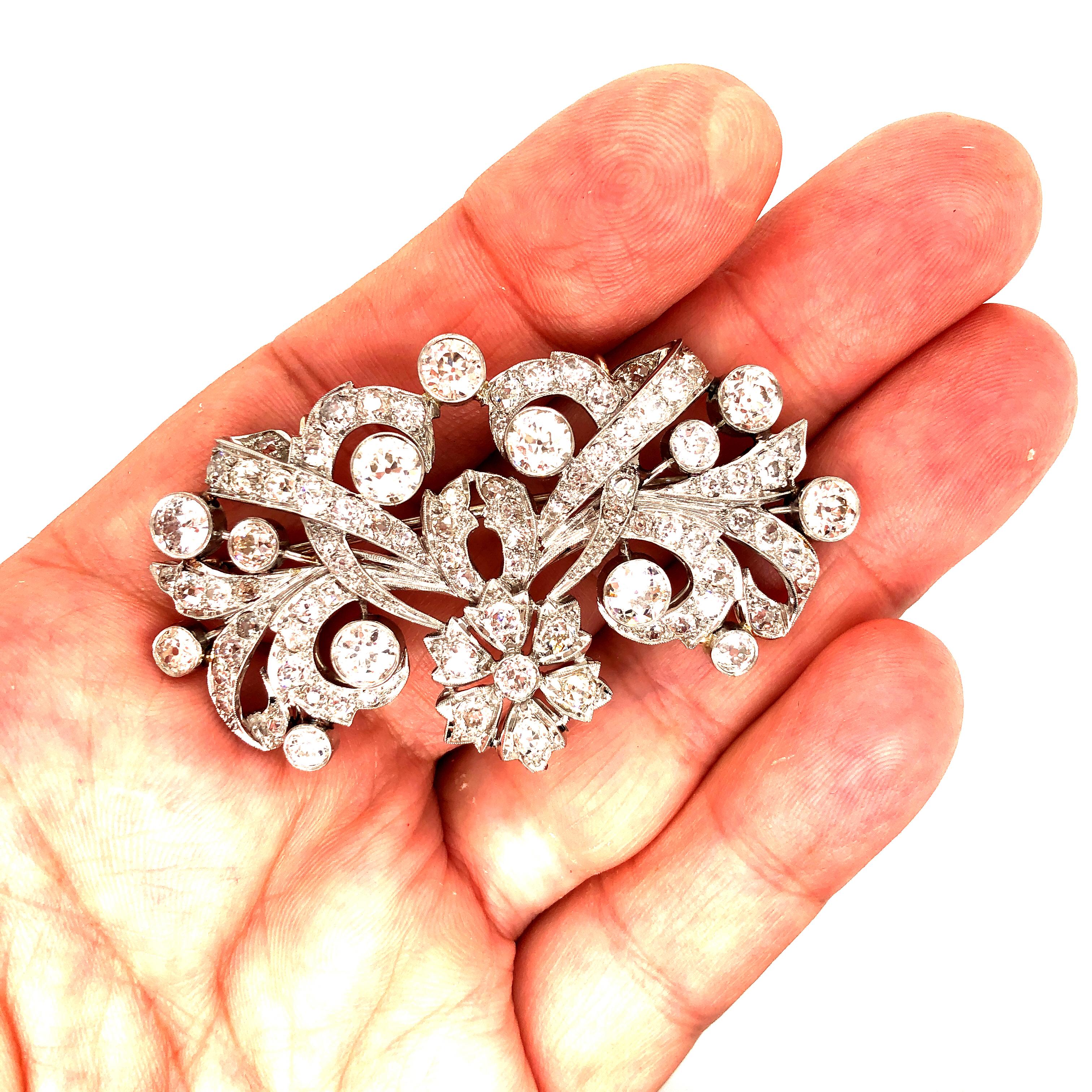 Women's Vintage 18 Carat Diamonds Platinum Brooch