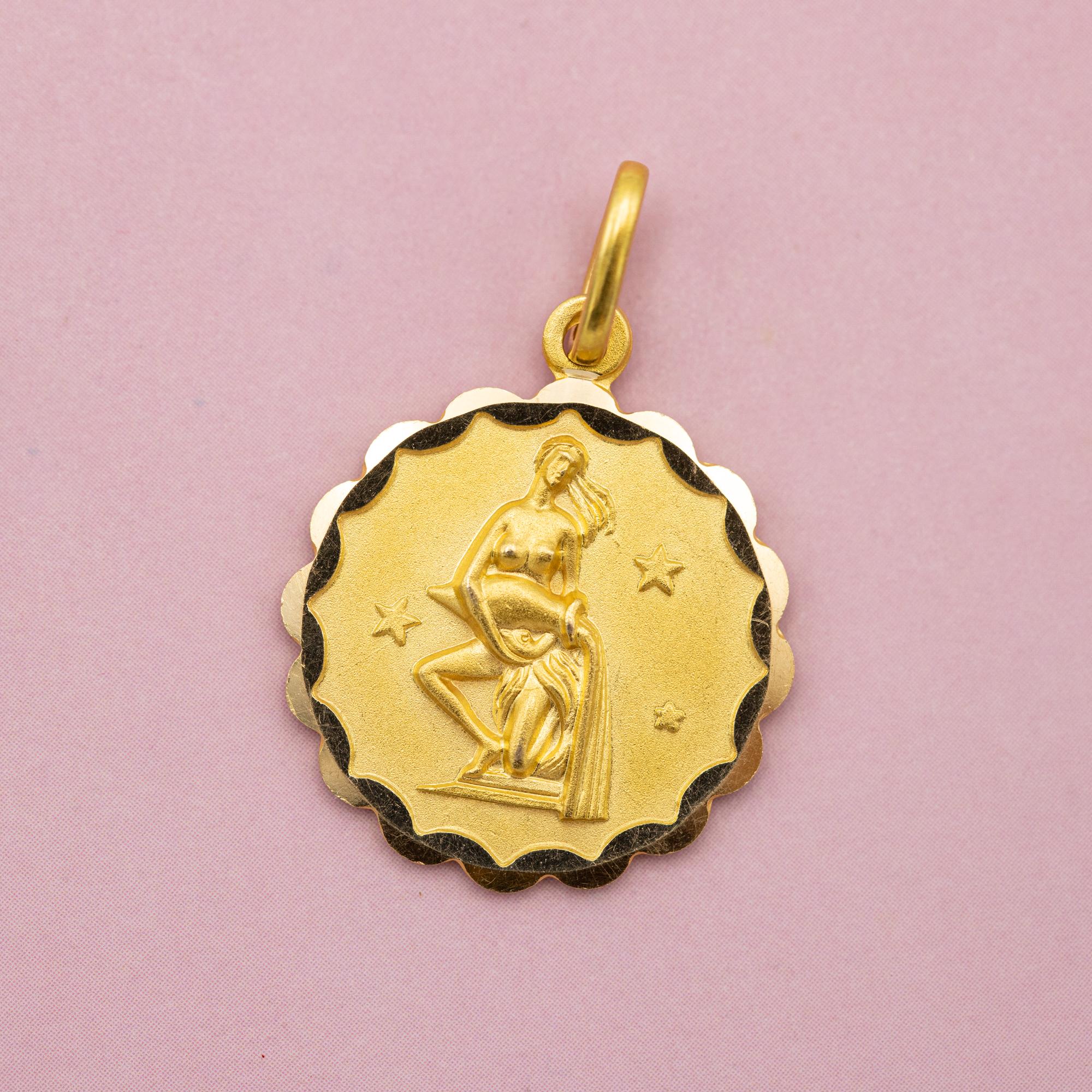 For sale is this vintage charm depicting an Aquarius, the eleventh astrological sign in the zodiac. This Constellation Star Sign Pendant is associated with the birth dates between 22 January and 21 February. This pretty charm is hallmarked with a