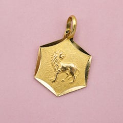 Vintage 18 k Italian zodiac charm pendant - Leo charm - solid yellow gold