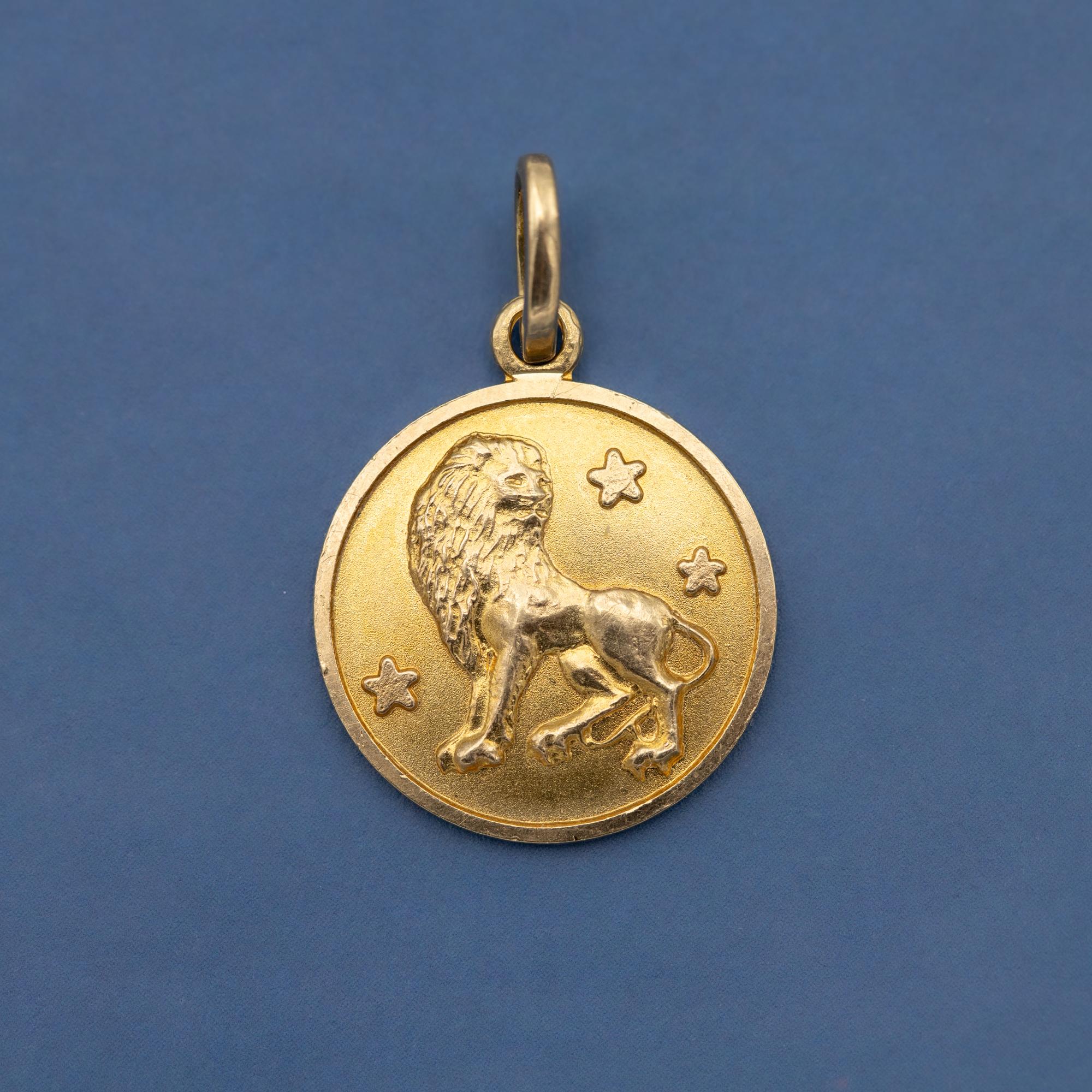Vintage 18 k Italian zodiac pendant - Leo charm - solid yellow gold - Star sign 5