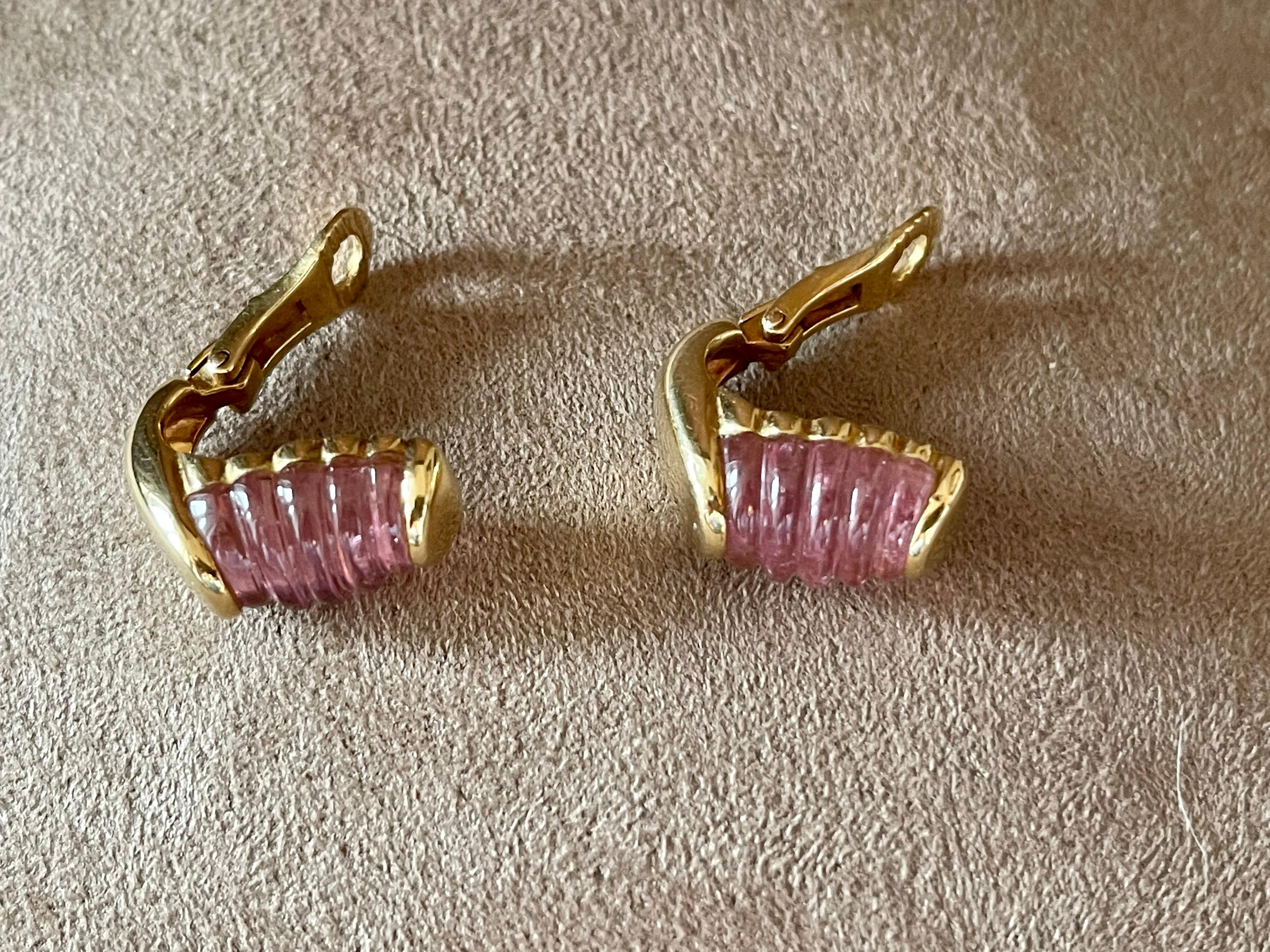 Women's Vintage 18 K yellow Gold earclips with engraved pink Tourmaline by Bulgari