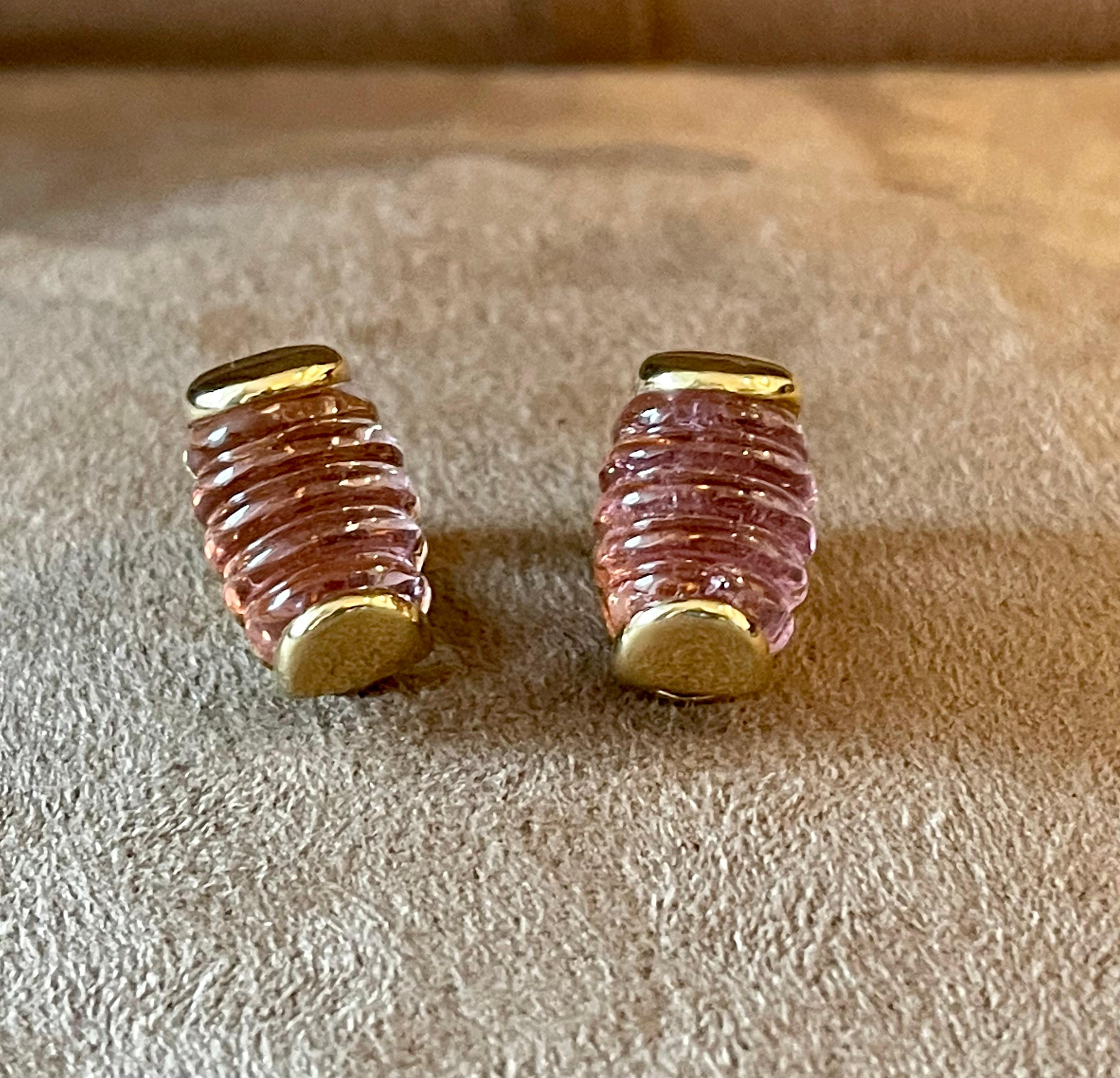 Vintage 18 K yellow Gold earclips with engraved pink Tourmaline by Bulgari 3