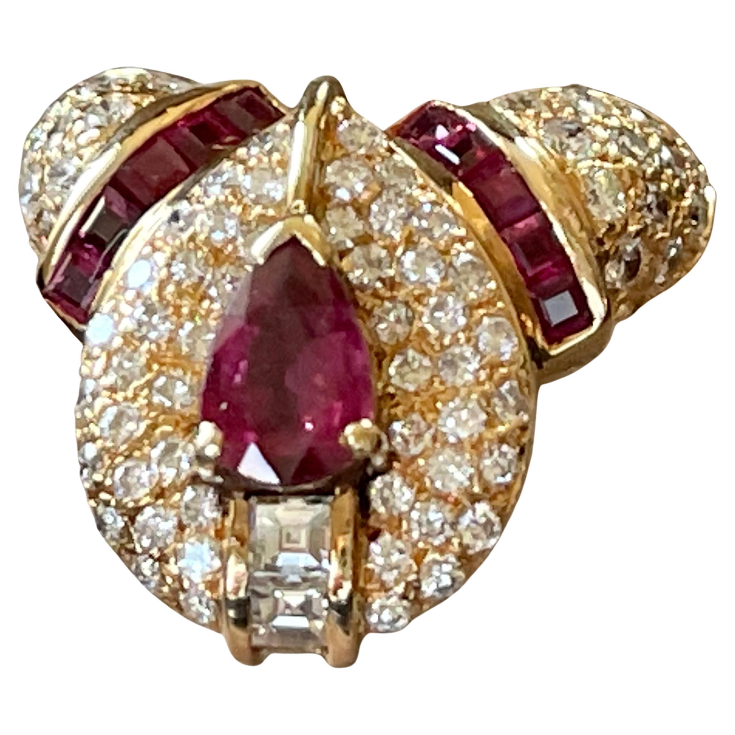 Vintage 18 K Yellow Gold Ruby Diamond Ring For Sale