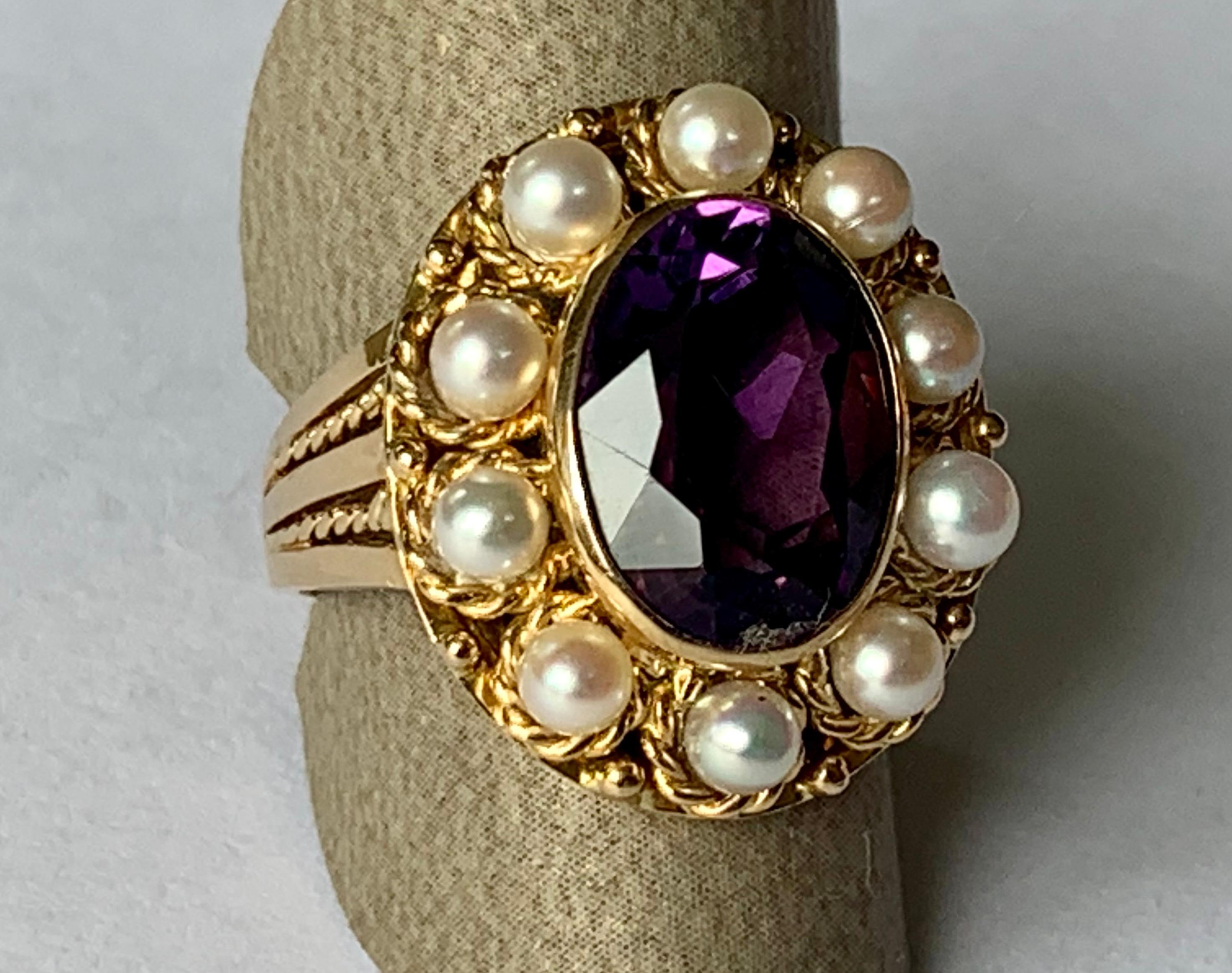 Women's or Men's Vintage 18 K Yellow Gold Victorian Inspired Ring with Amethyst and Pearls For Sale