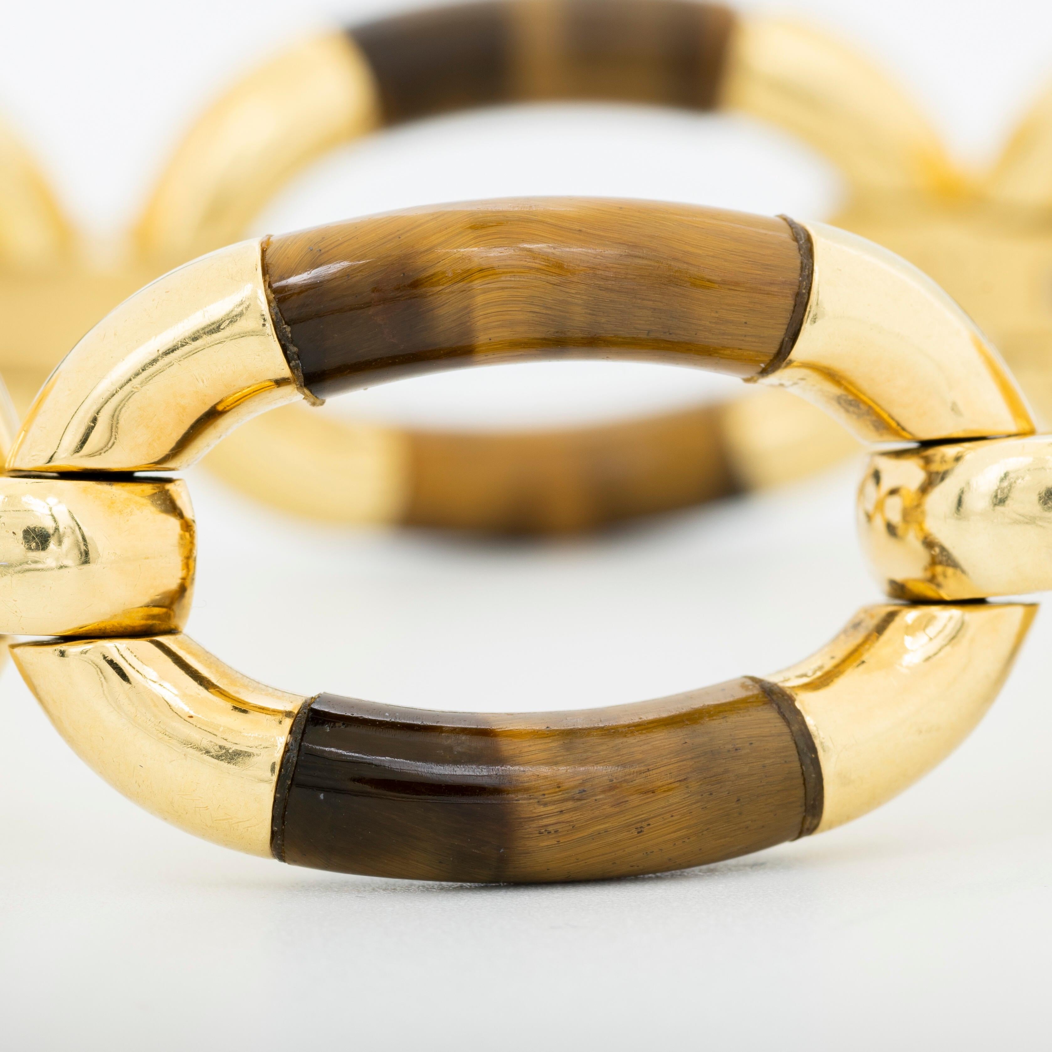 Vintage 18 Karat and Tigers Eye Link Bracelet In Excellent Condition For Sale In New York, NY