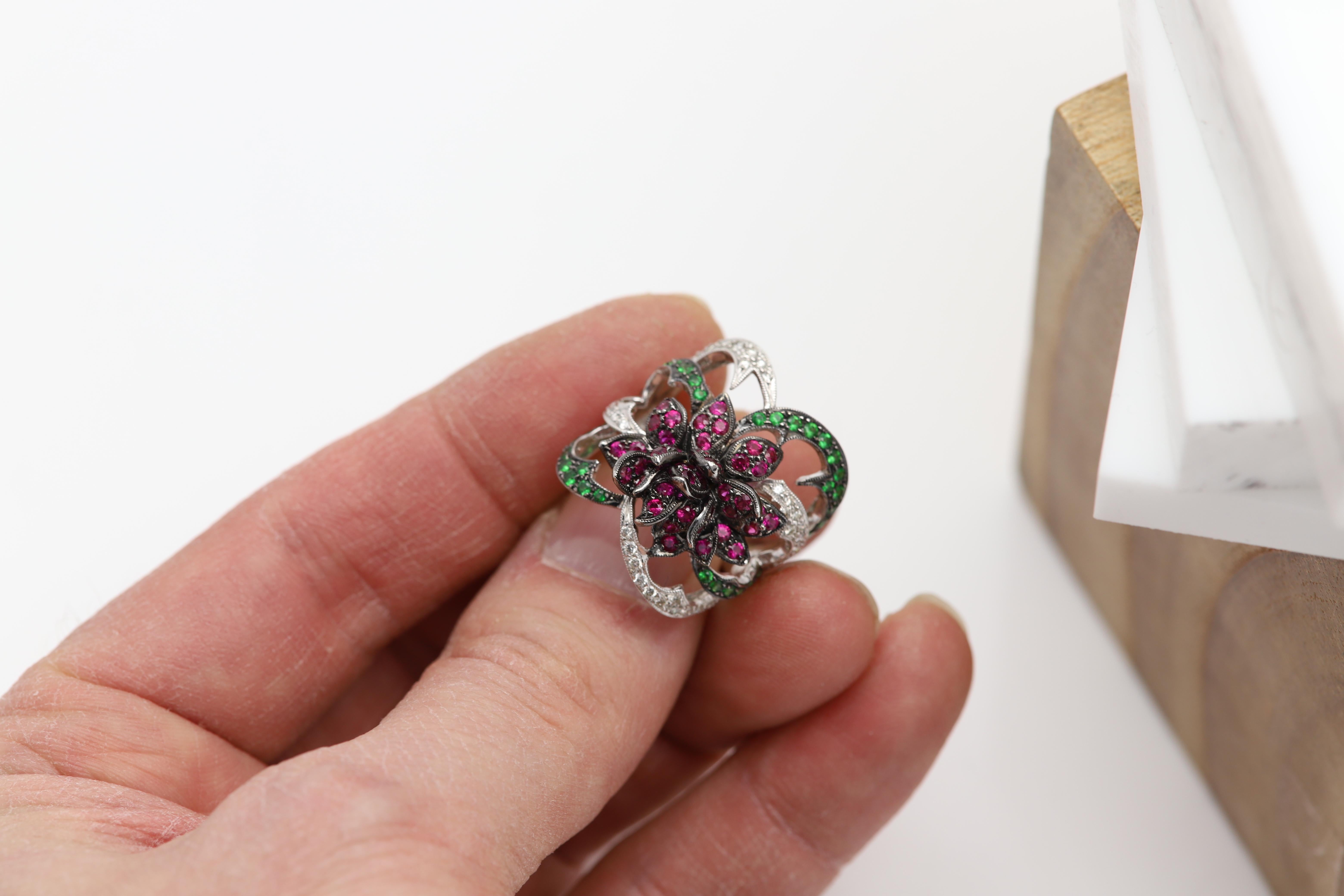 Vintage 18 Karat Flower Ring Ruby Tsavorite and Diamonds Natural gemstones For Sale 2