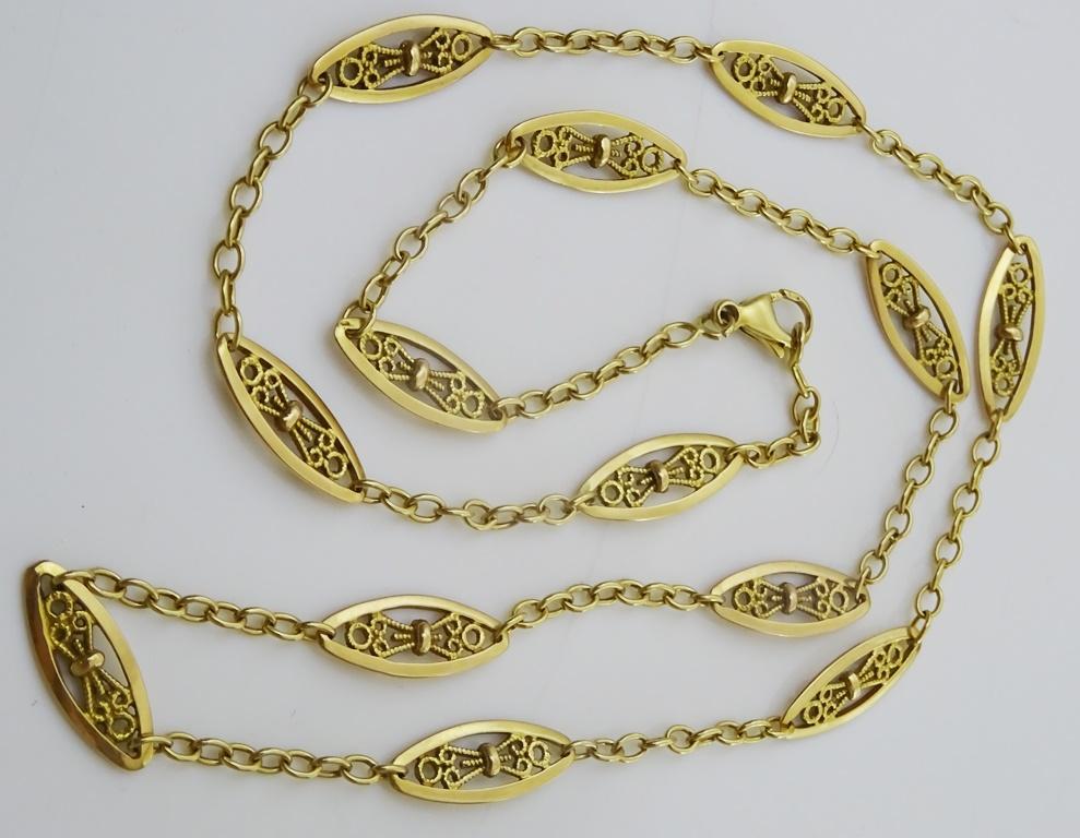 Art Deco Vintage 18 karat French Gold Link Necklace For Sale