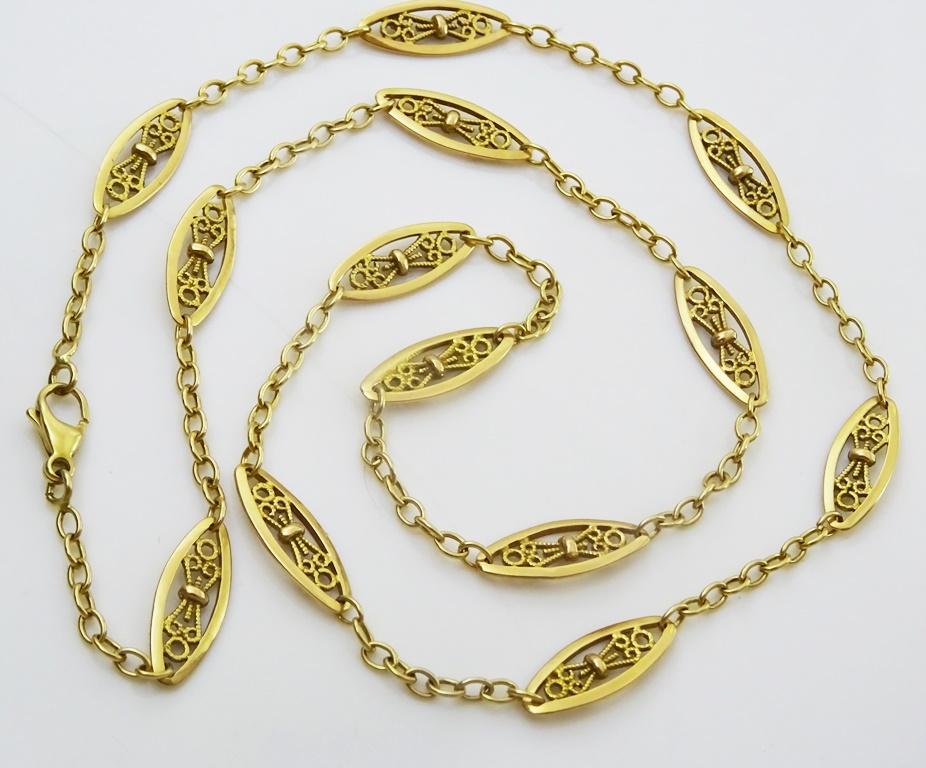Vintage 18 karat French Gold Link Necklace In Excellent Condition For Sale In Jerusalem, IL