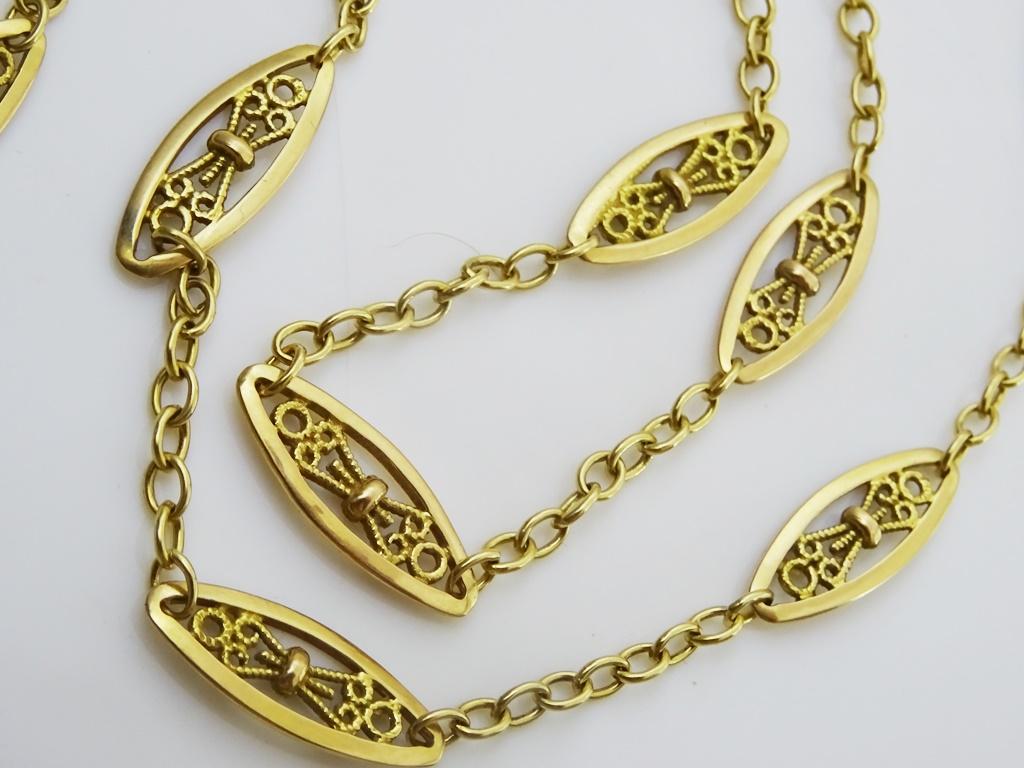 Women's Vintage 18 karat French Gold Link Necklace For Sale