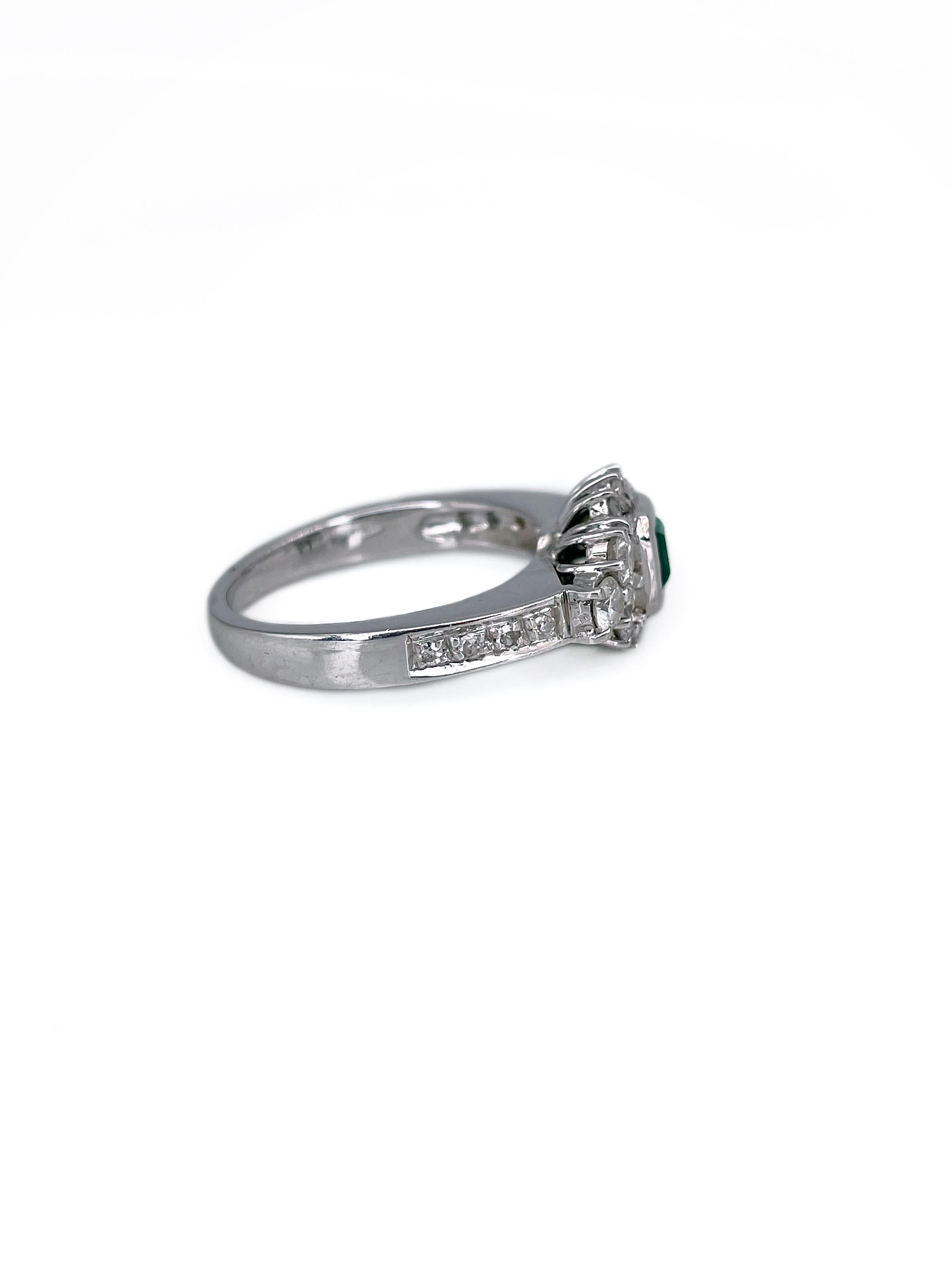 18 Karat Gold 0,20 Karat VS Smaragd 0,69 Karat Diamant-Cluster-Ring, Vintage (Gemischter Schliff) im Angebot