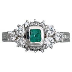 Vintage 18 Karat Gold 0.20 Carat VS Emerald 0.69 Carat Diamond Cluster Ring