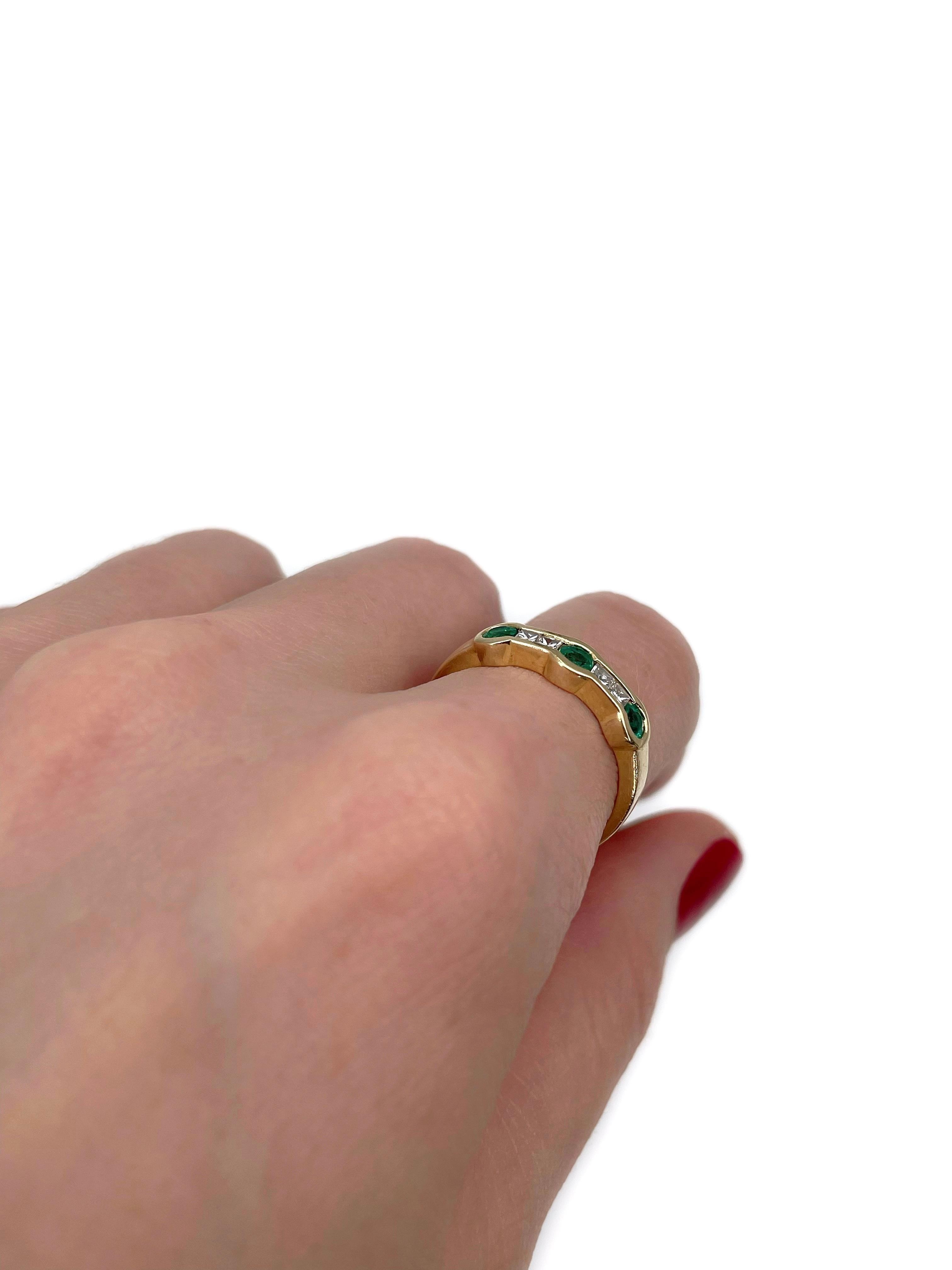 Modern Vintage 18 Karat Gold 0.28 Carat VS Emerald 0.23 Carat Diamond Band Ring