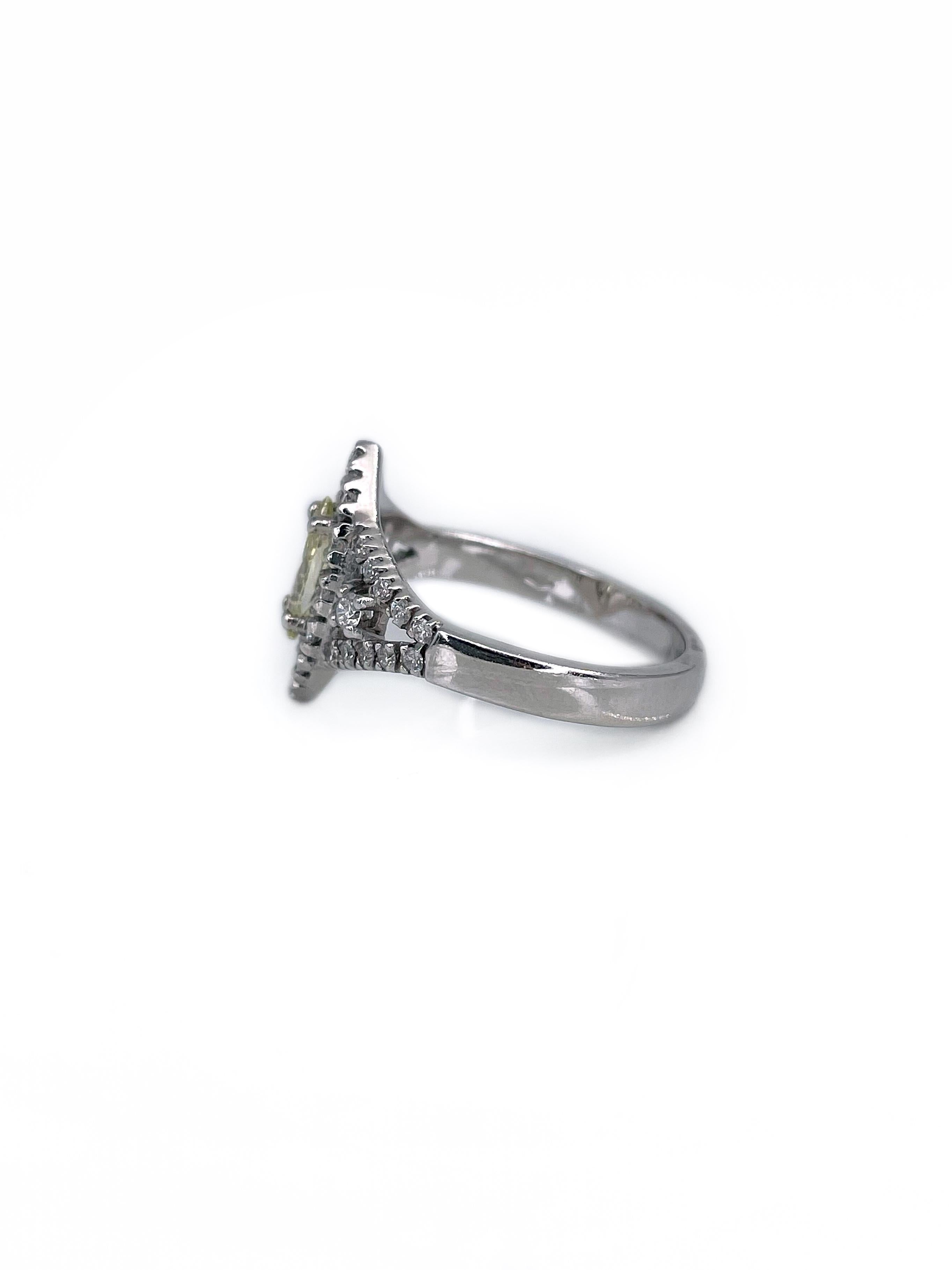 Marquise Cut Vintage 18 Karat Gold 0.33 Carat Light Yellow Marquise VS Diamond Navette Ring