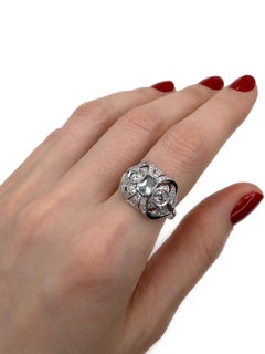 Vintage 18 Karat Gold 0.55 Carat Aquamarine 0.80 Carat Diamond Cocktail Ring