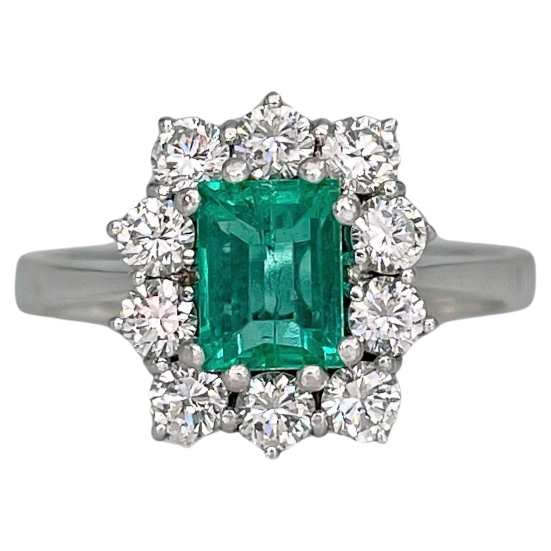 Vintage 18 Karat Gold 0,75 Karat SI Smaragd 0,70 Karat Diamant Cluster Ring