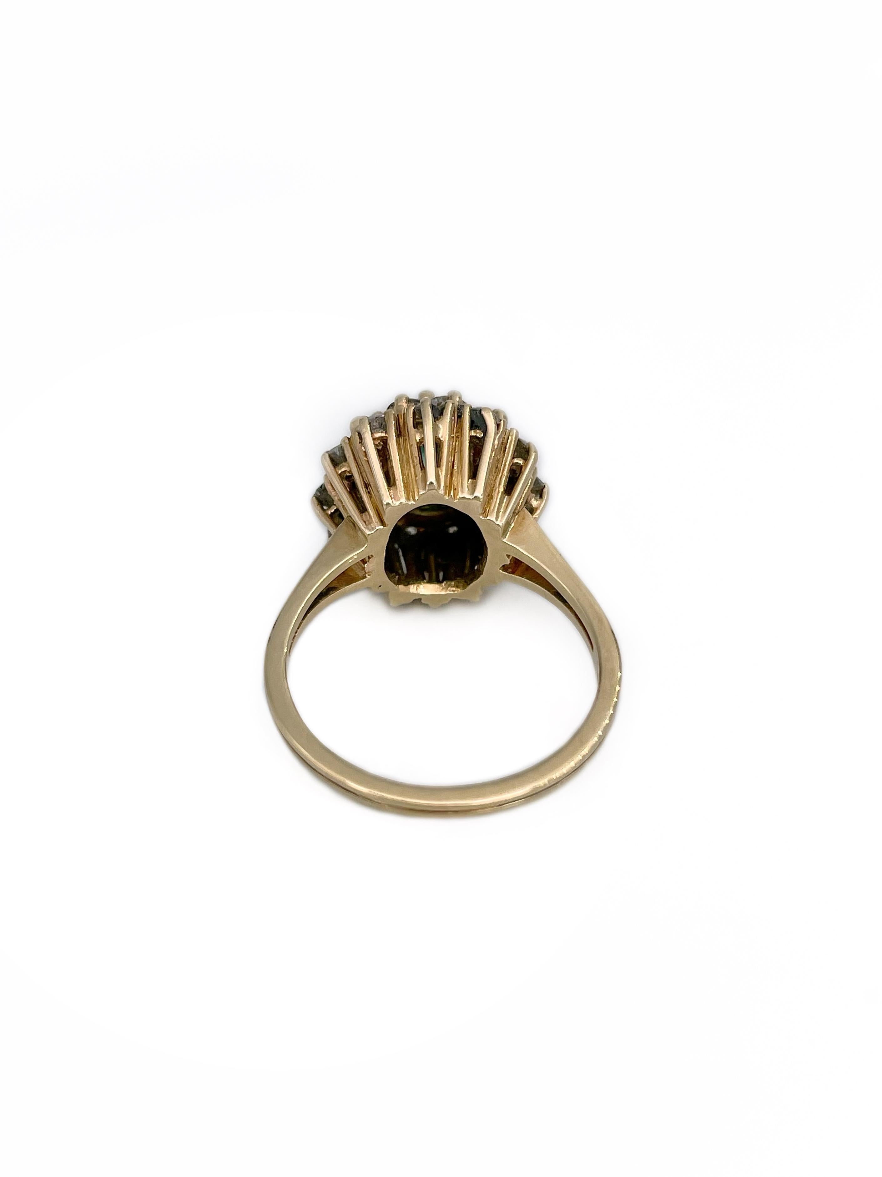Vintage 18 Karat Gold 1.20 Carat Emerald 1.10 Carat Diamond Cocktail Ring In Good Condition In Vilnius, Vilniaus apskr.