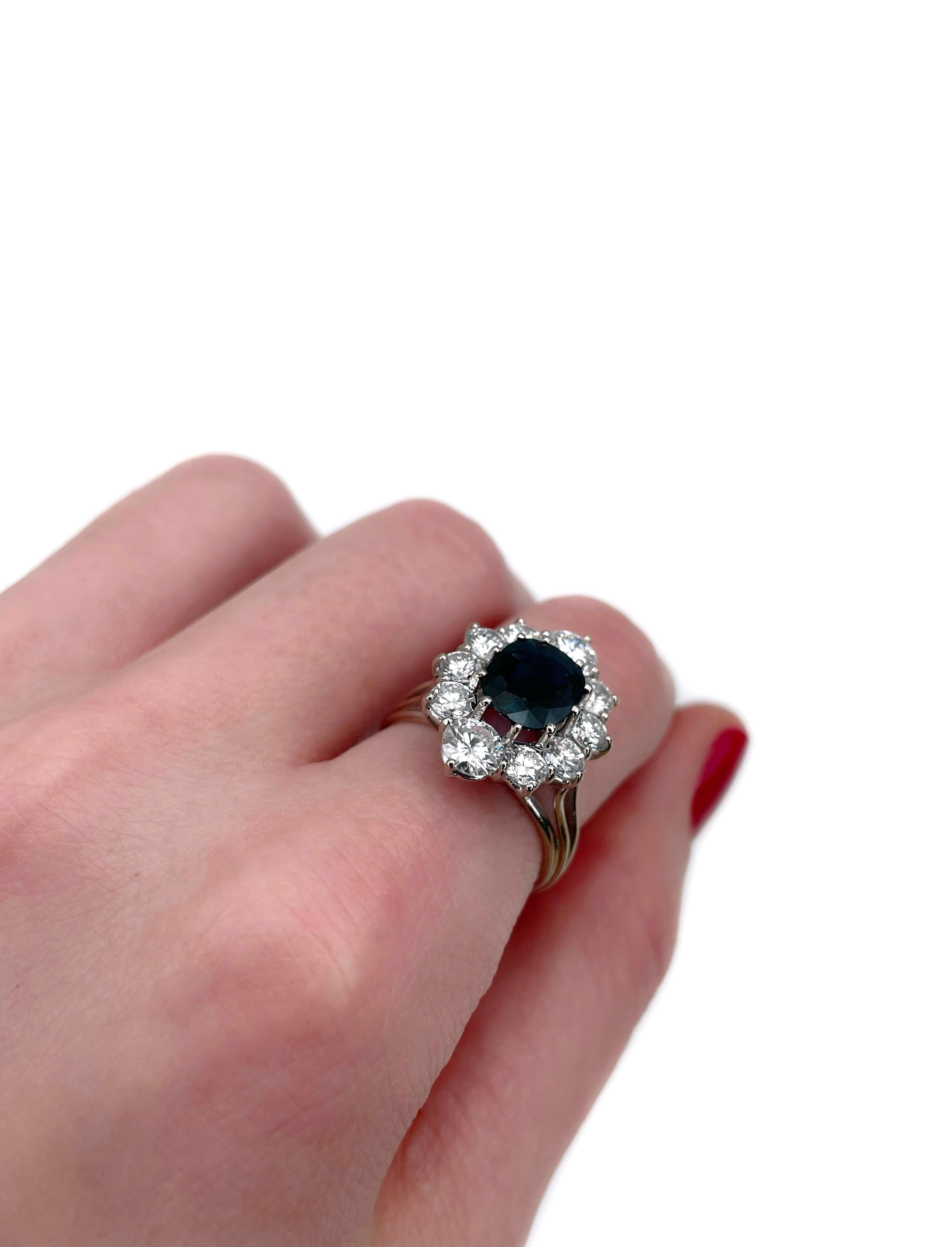 Modern Vintage 18 Karat Gold 1.90 Carat VS Sapphire 2.50 Carat Diamond Cluster Ring