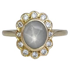 Anello vintage in oro 18 carati da 2,30 carati con zaffiro grigio e diamante a grappolo