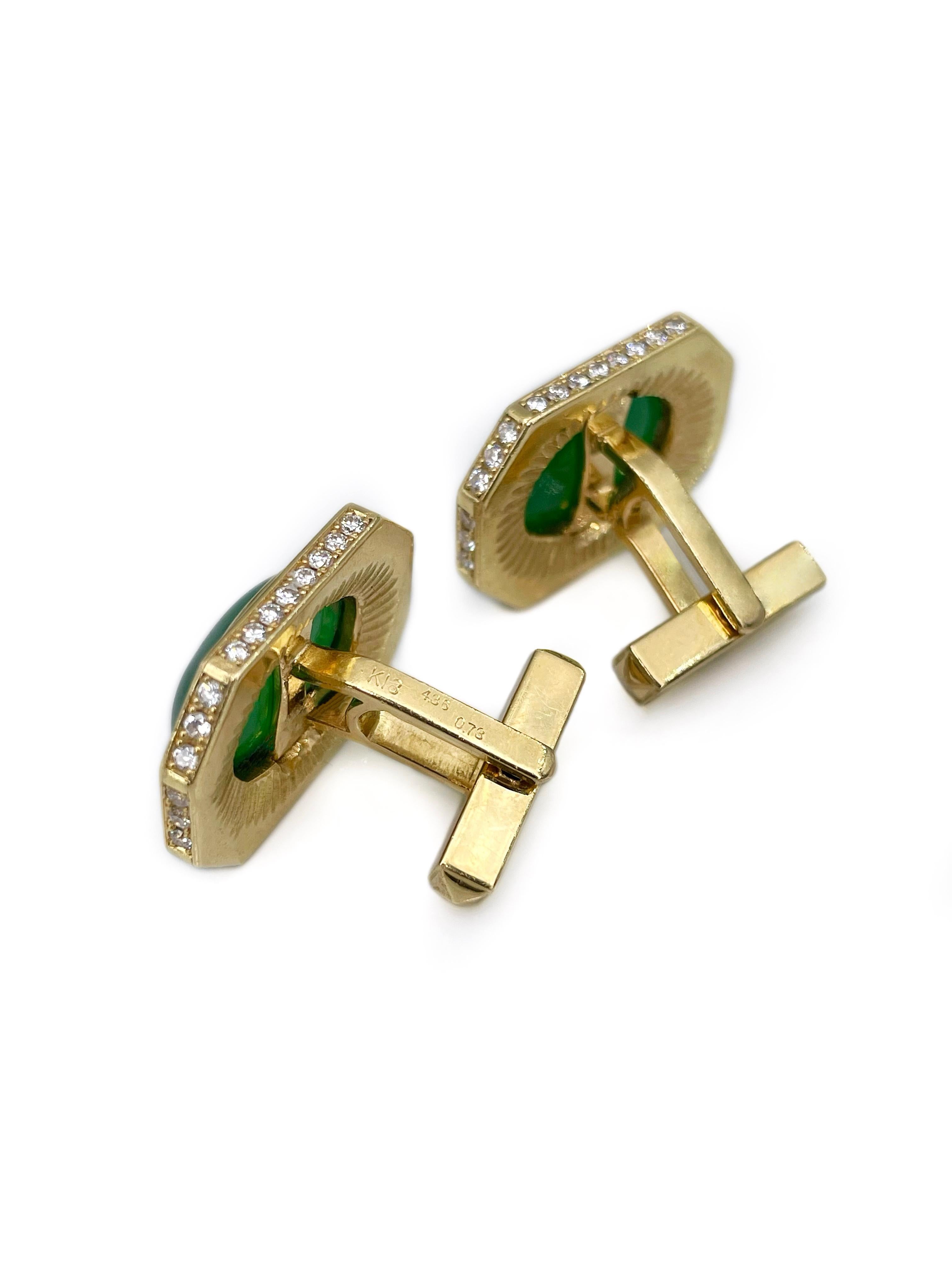 Women's or Men's Vintage 18 Karat Gold 3.0 Carat Green Chalcedony 1.92 Carat Diamond Cufflinks For Sale