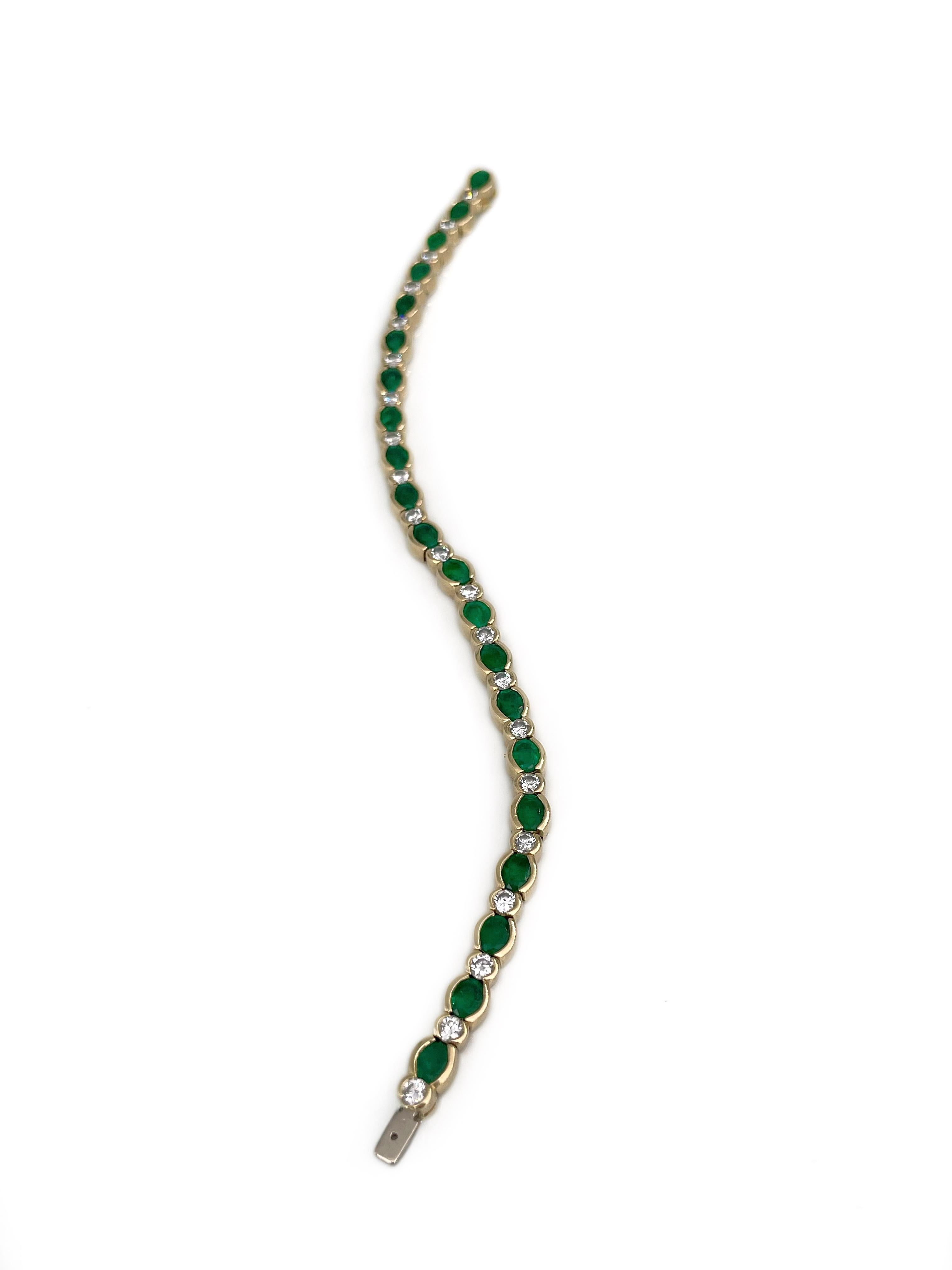 Femenino o masculino Pulsera de tenis vintage de oro de 18 quilates con esmeralda de 6,50 quilates y diamantes de 2,50 quilates en venta