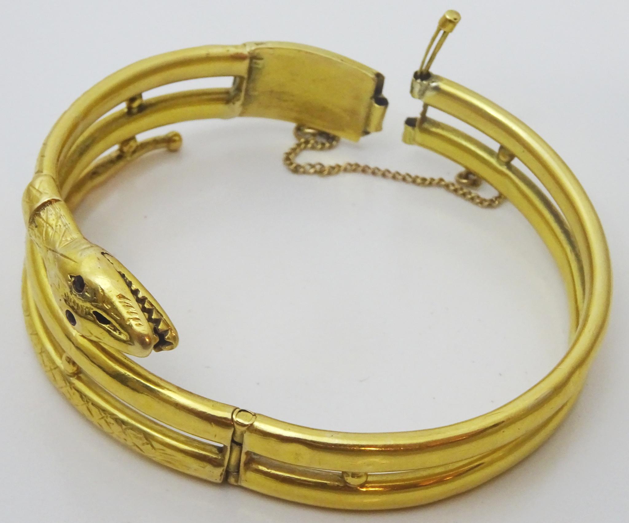 Round Cut Vintage 18 karat Gold Algerian Snake Bracelet For Sale
