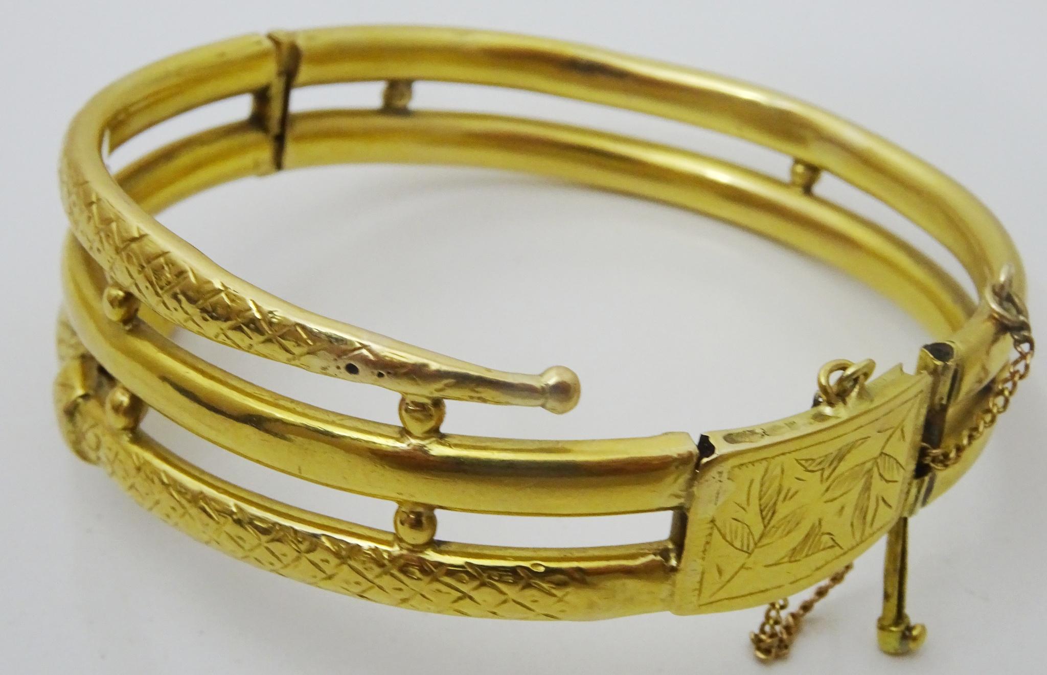 Vintage 18 karat Gold Algerian Snake Bracelet In Good Condition For Sale In Jerusalem, IL