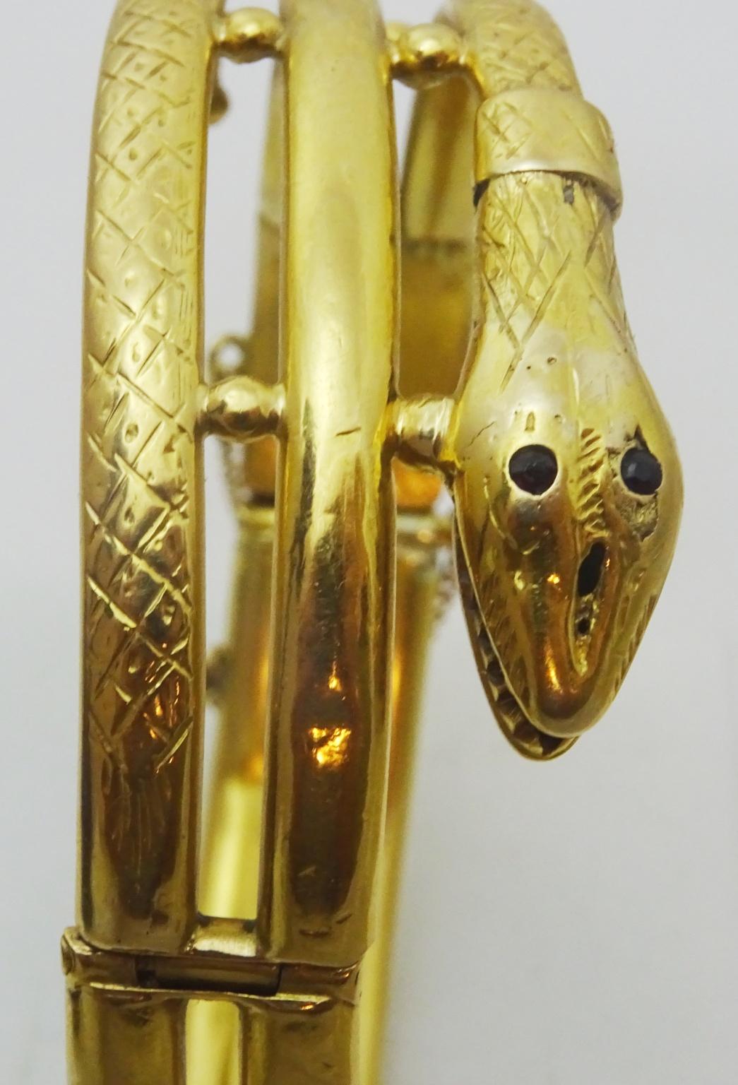 Women's or Men's Vintage 18 karat Gold Algerian Snake Bracelet For Sale