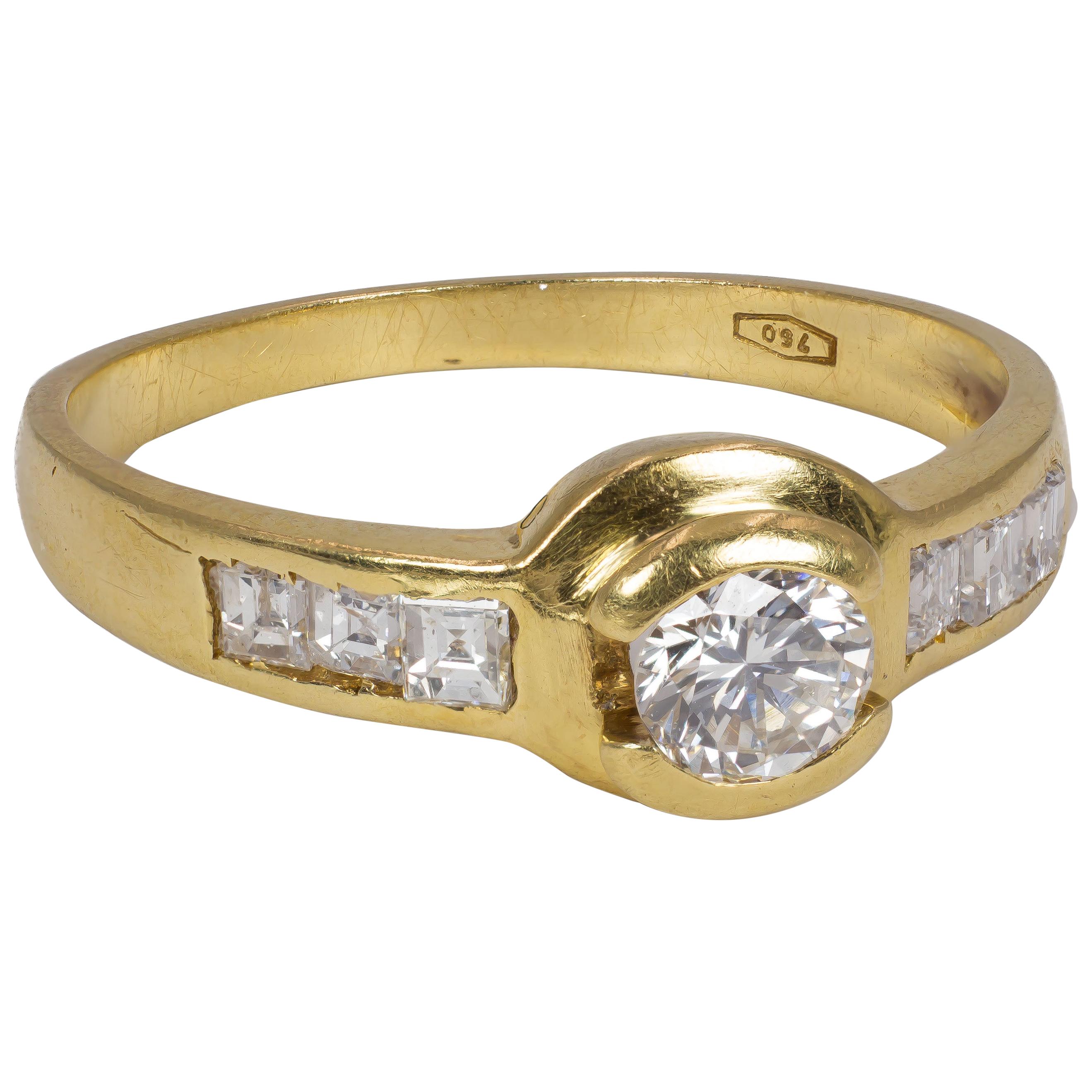 Vintage 18 Karat Gold and Diamond Ring, 1960s For Sale