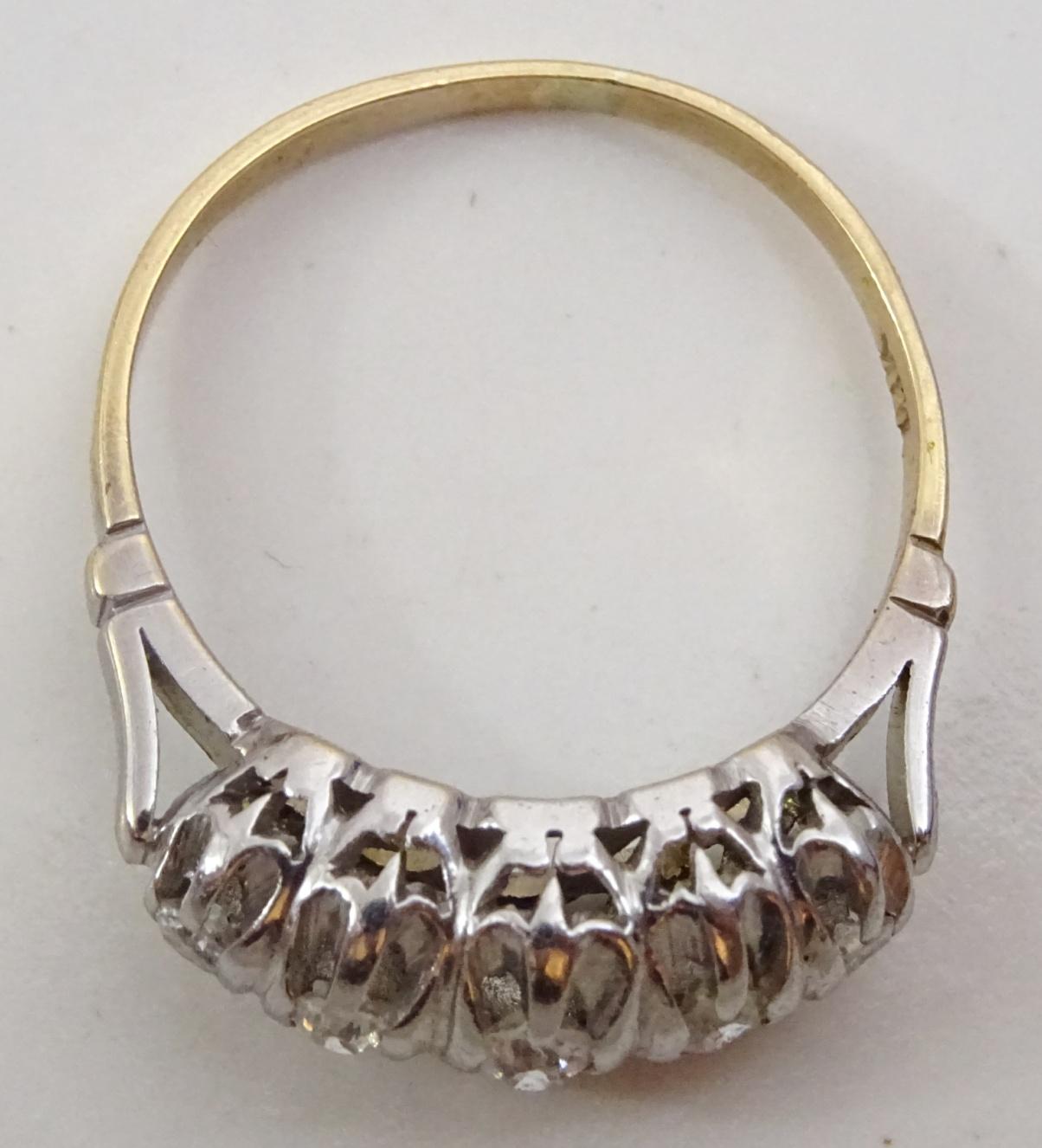 Vintage-Ring aus 18 Karat Gold und Diamanten (Rundschliff) im Angebot