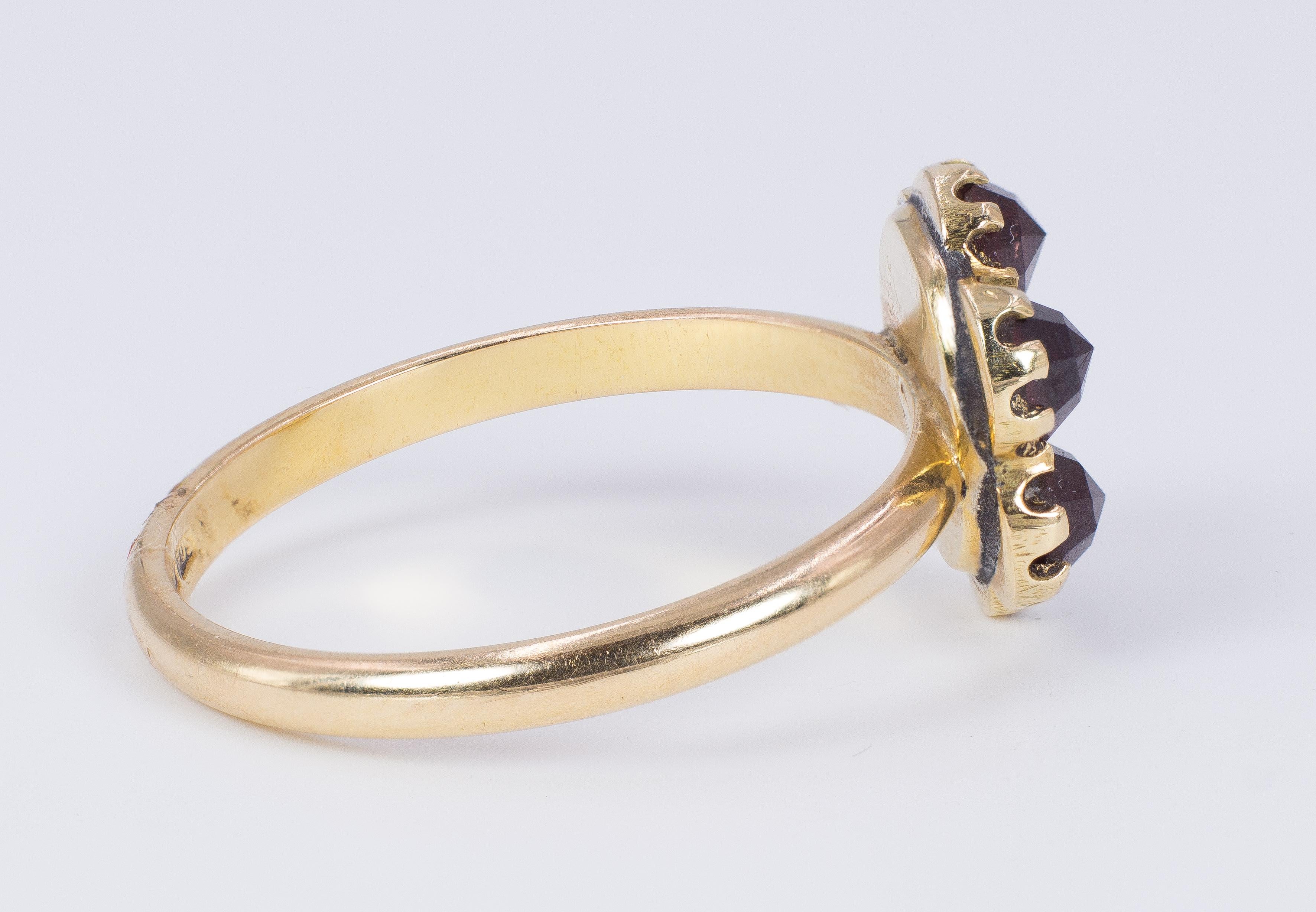 Vintage 18 Karat Gold and Garnet Ring, 1950s In Good Condition In Bologna, IT