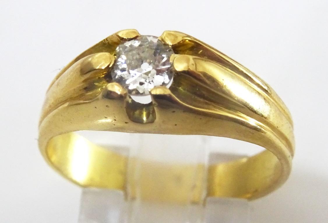 Bague vintage iranienne en or 18 carats et diamants taille ancienne Bon état - En vente à Jerusalem, IL