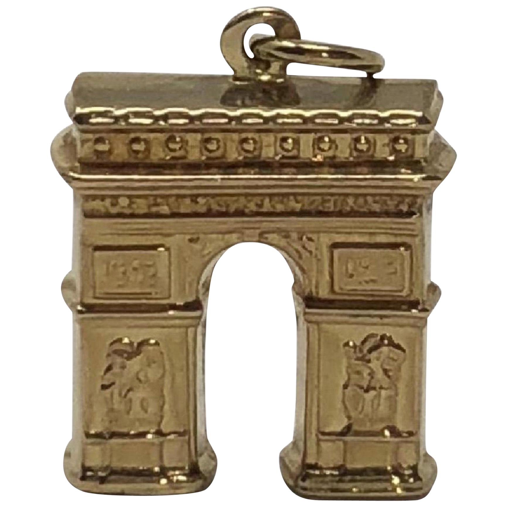 Vintage 18 Karat Gold Arch De Triompe Paris Pendant Charm For Sale