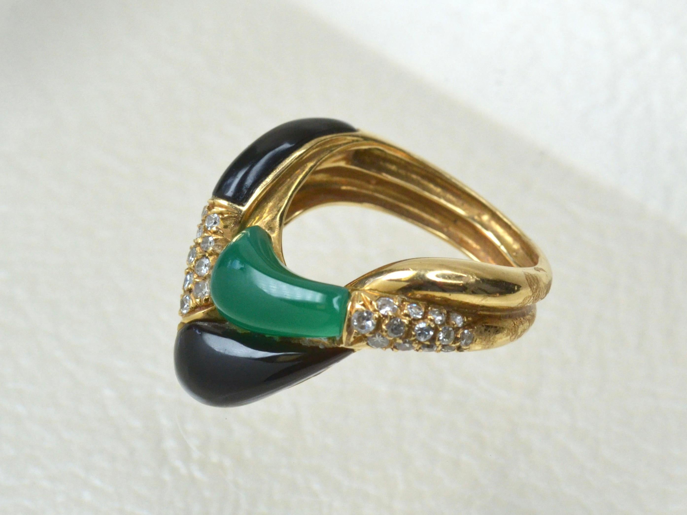 Round Cut Vintage 18 Karat Gold, Black Onyx, Jade and Diamond Ring For Sale