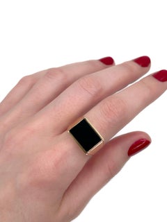 Vintage 9 Karat Gold Black Chalcedony Rectangle Signet Ring