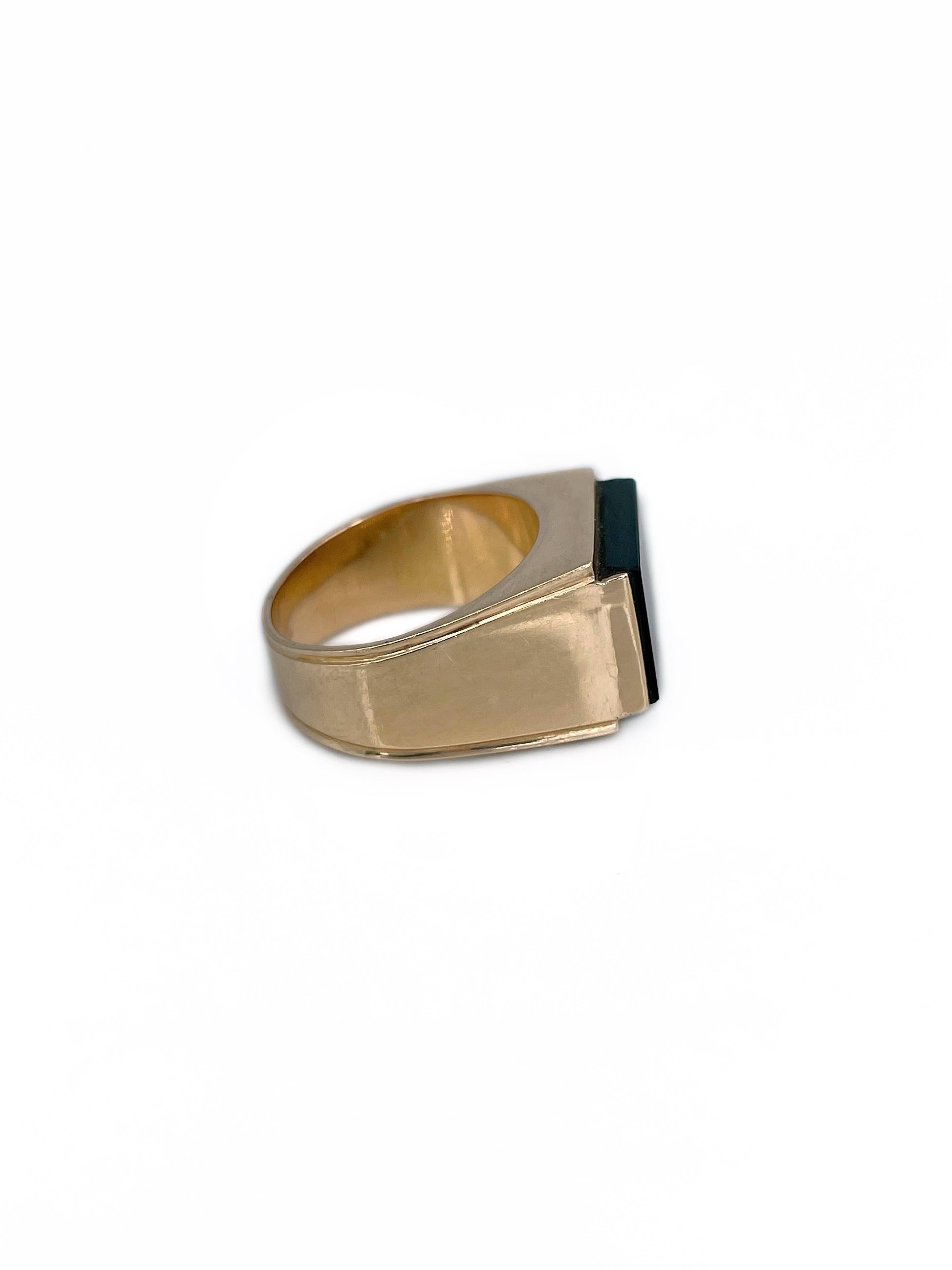 Square Cut Vintage 18 Karat Gold Black Onyx Rectangle Signet Ring For Sale