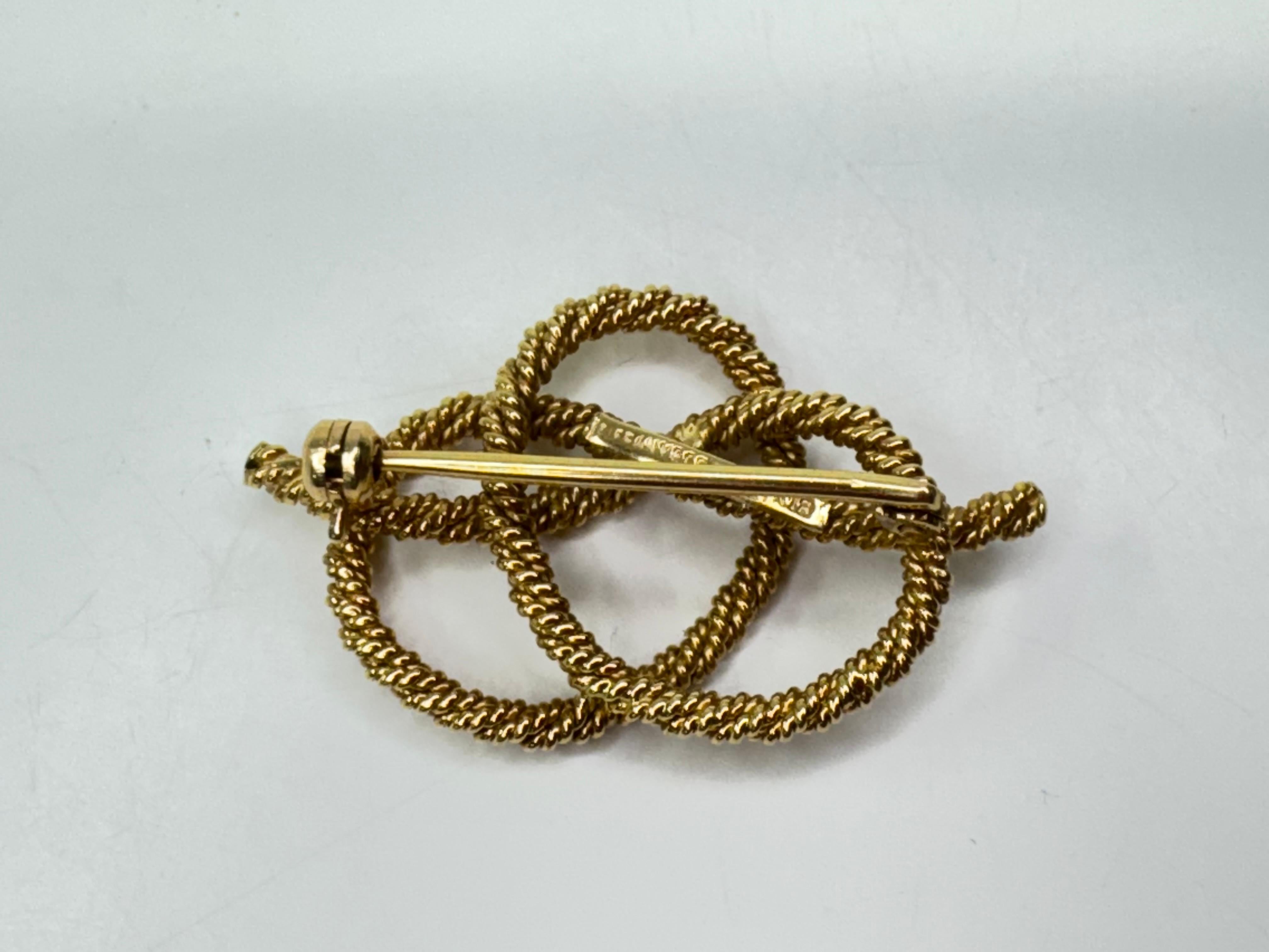 Vintage 18 Karat Gold Corded Knot Pretzel Brooch/Pin For Sale 2
