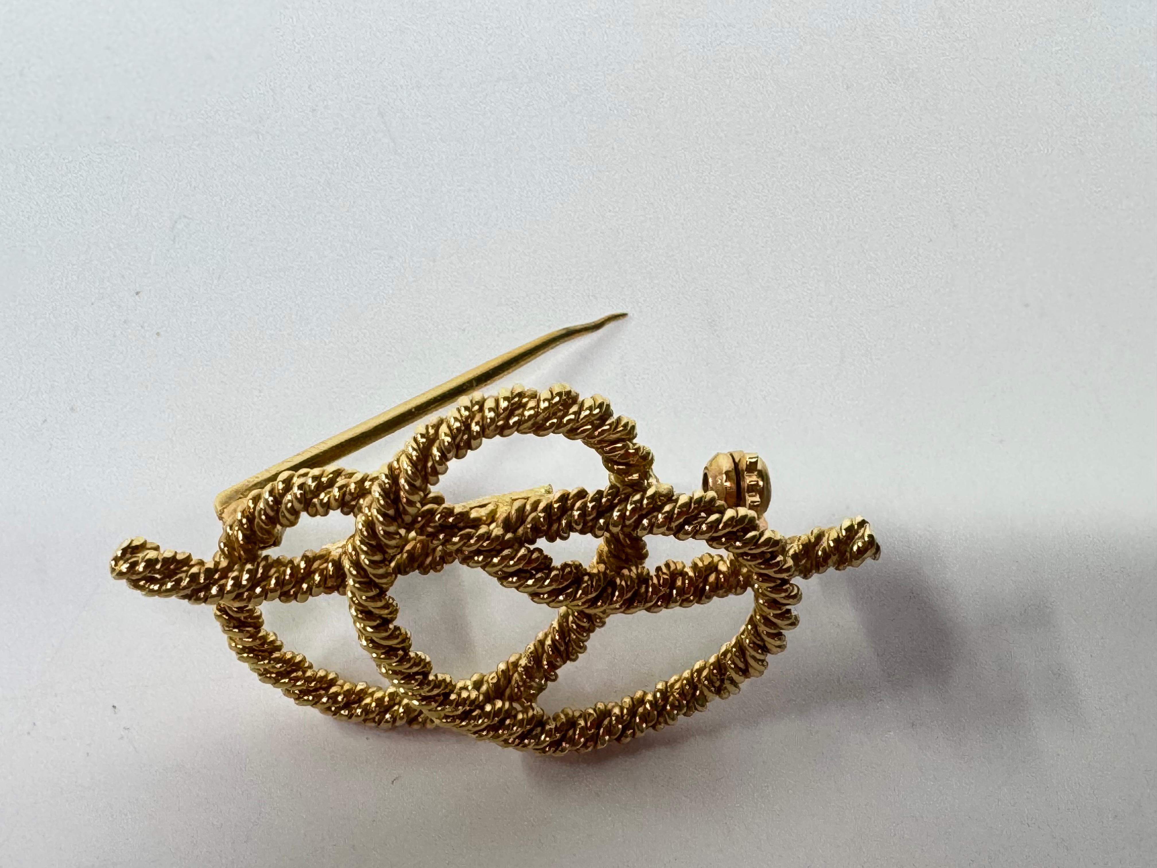 Vintage 18 Karat Gold Corded Knot Pretzel Brooch/Pin For Sale 3