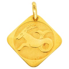 Vintage 18 Karat Gold Cushion Capricorn Zodiac Charm