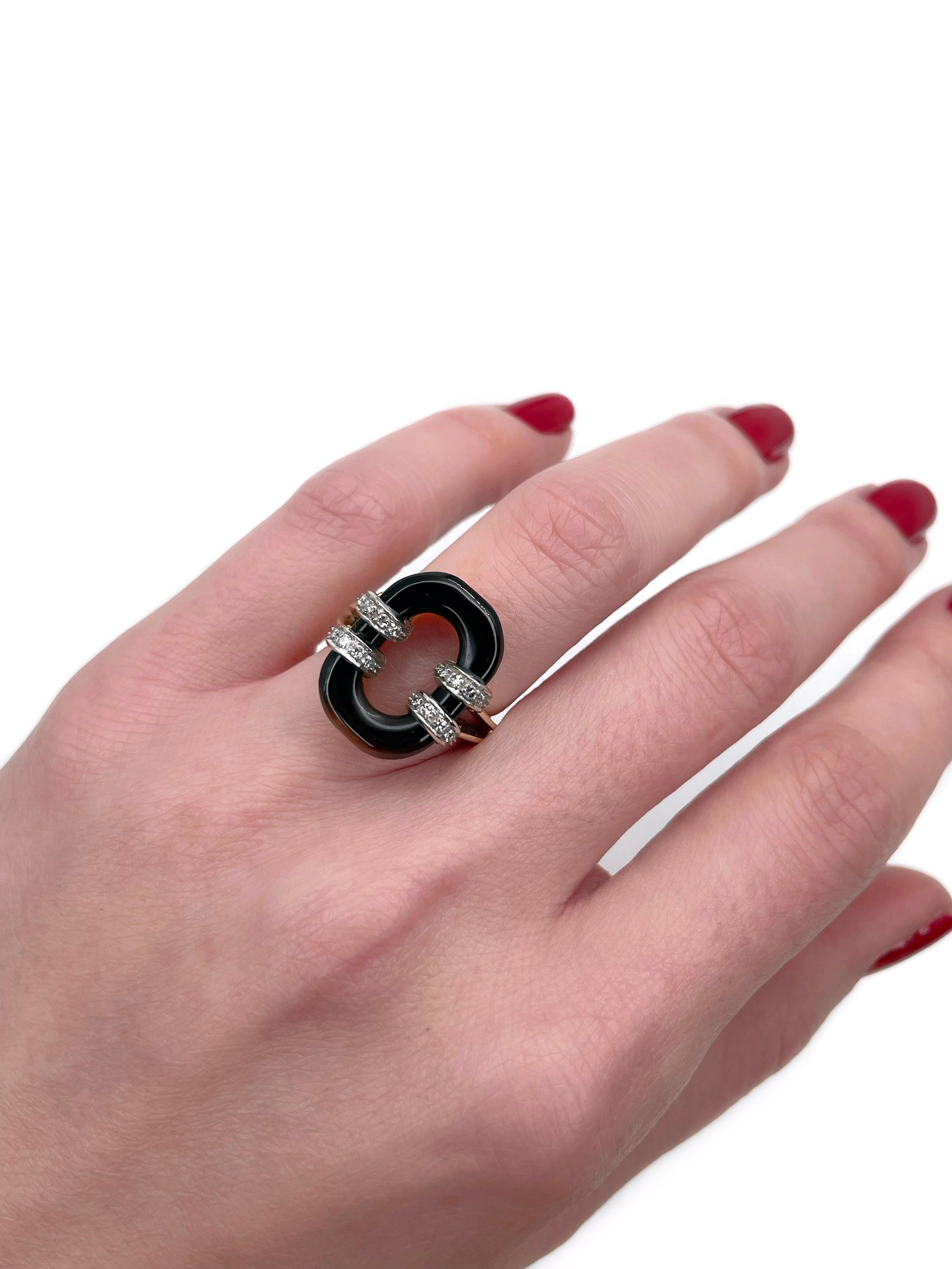 Dies ist ein Vintage-Cocktail-Ring in 18K Gold gefertigt. Circa 1970. 

Das Stück weist folgende Merkmale auf:
- 1 Chalzedon
- 16 Diamanten (RBC-17,  TW 0,15ct, RW-W, SI)

Gewicht: 6.19g 
Größe: 16 (US 5.5)

WICHTIG: Bitte erkundigen Sie sich vor