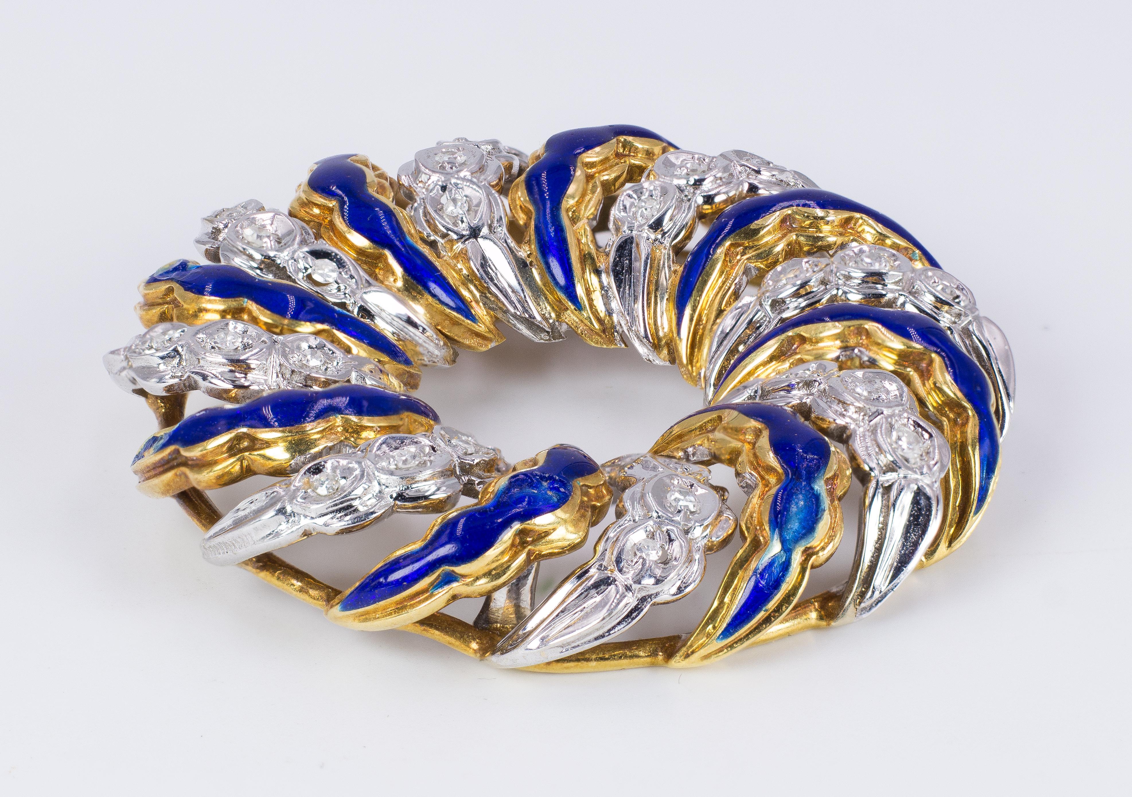 Round Cut Vintage 18 Karat Gold, Enamel and Diamond Pendant, 1970s For Sale