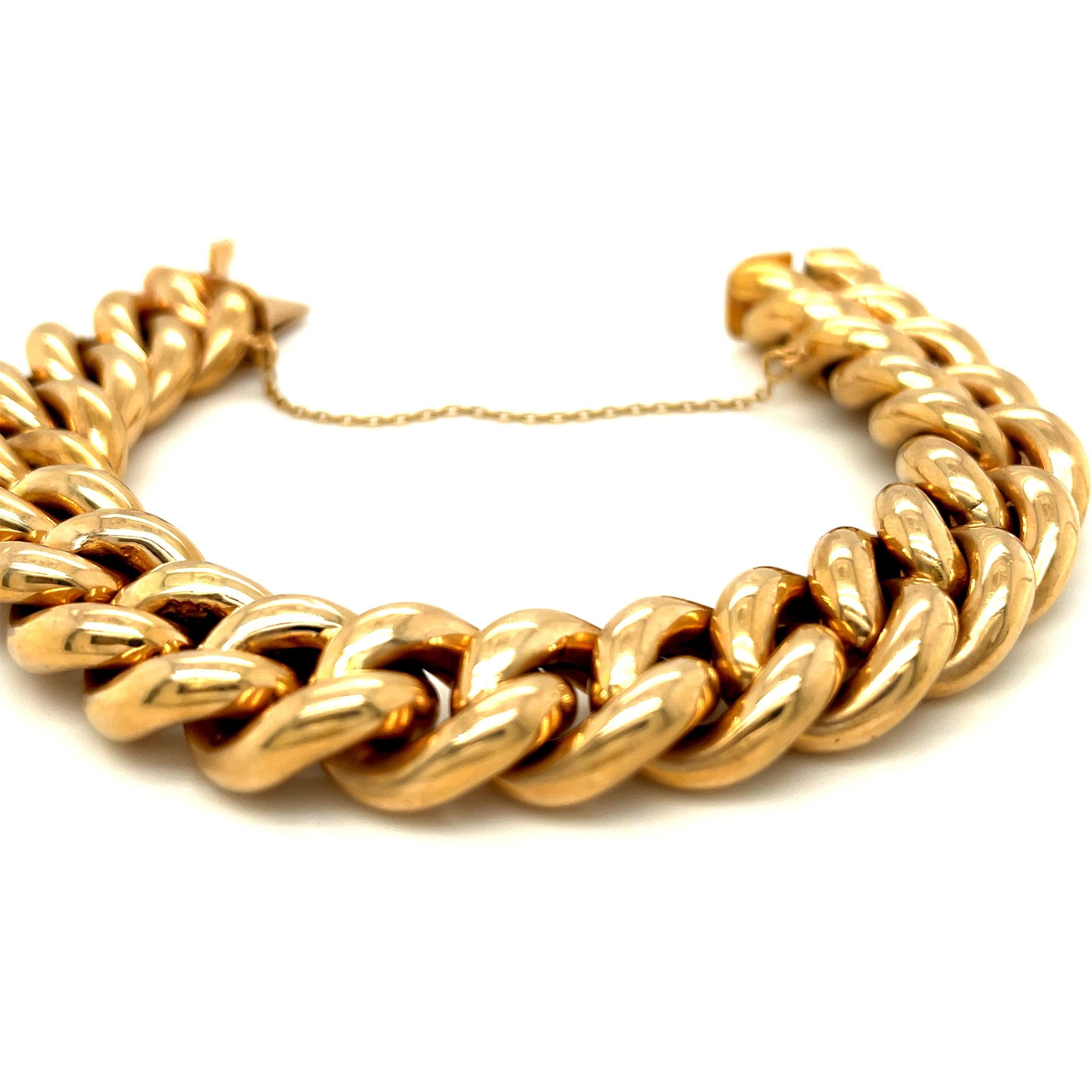 Vintage 18 Karat Gold French Curblink Bracelet In Good Condition In New York, NY