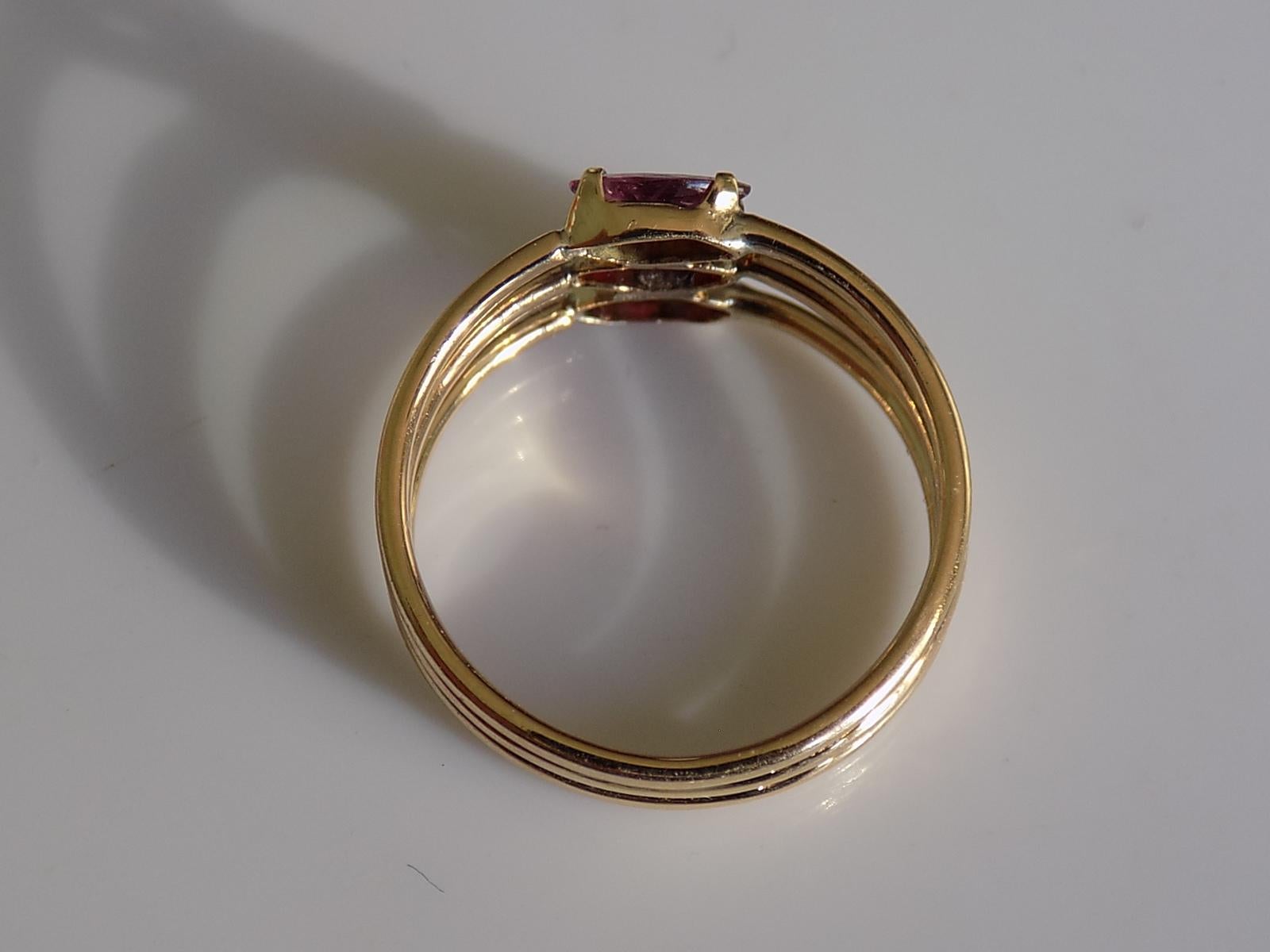 Women's Vintage 18 Karat Gold Garnet Harem Style Ring For Sale