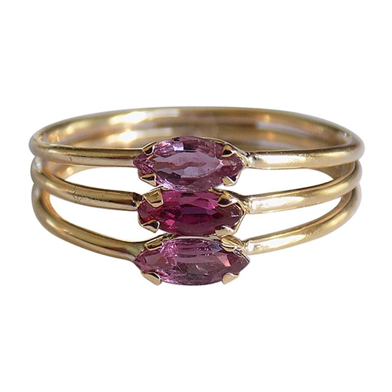 Vintage 18 Karat Gold Garnet Harem Style Ring For Sale